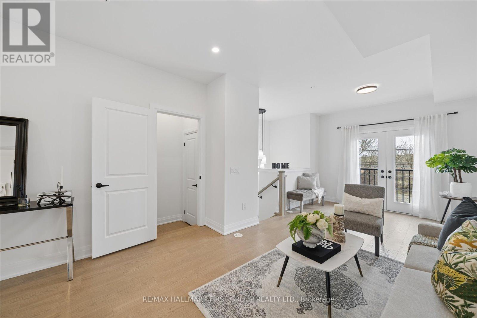 67 Marret Lane, Clarington (Newcastle), Ontario  L1B 0X2 - Photo 4 - E13475692