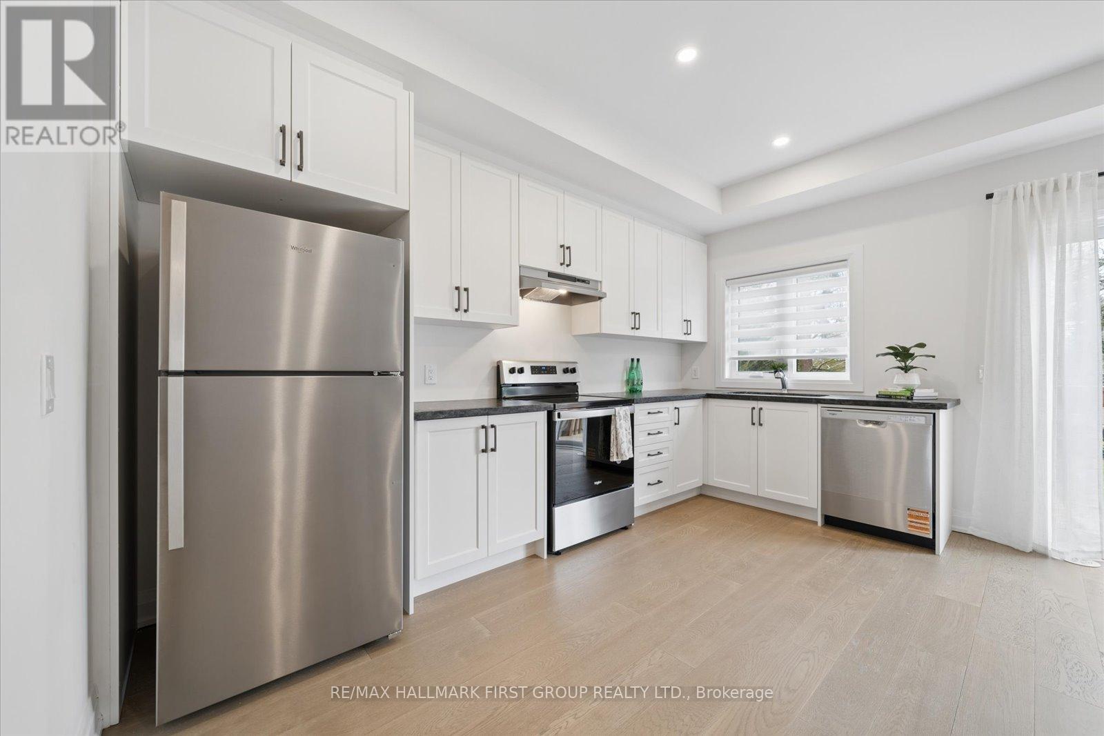 67 Marret Lane, Clarington (Newcastle), Ontario  L1B 0X2 - Photo 5 - E13475692