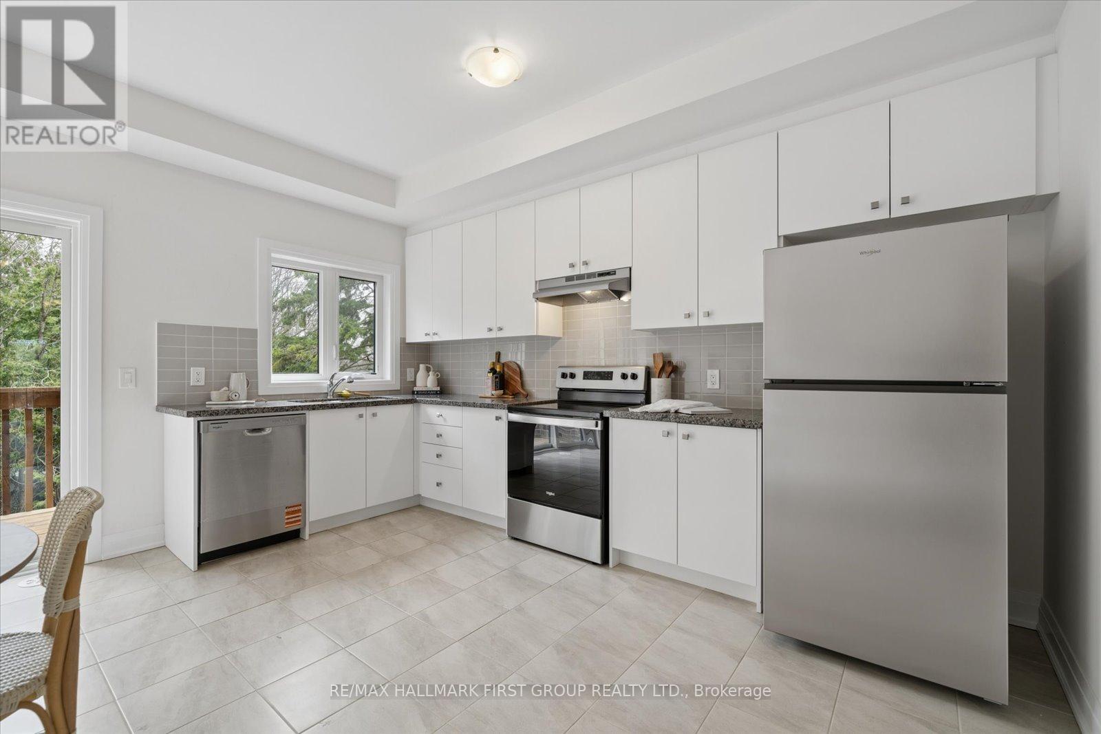 79 Marret Lane, Clarington (Newcastle), Ontario  L1B 0X2 - Photo 9 - E13475696