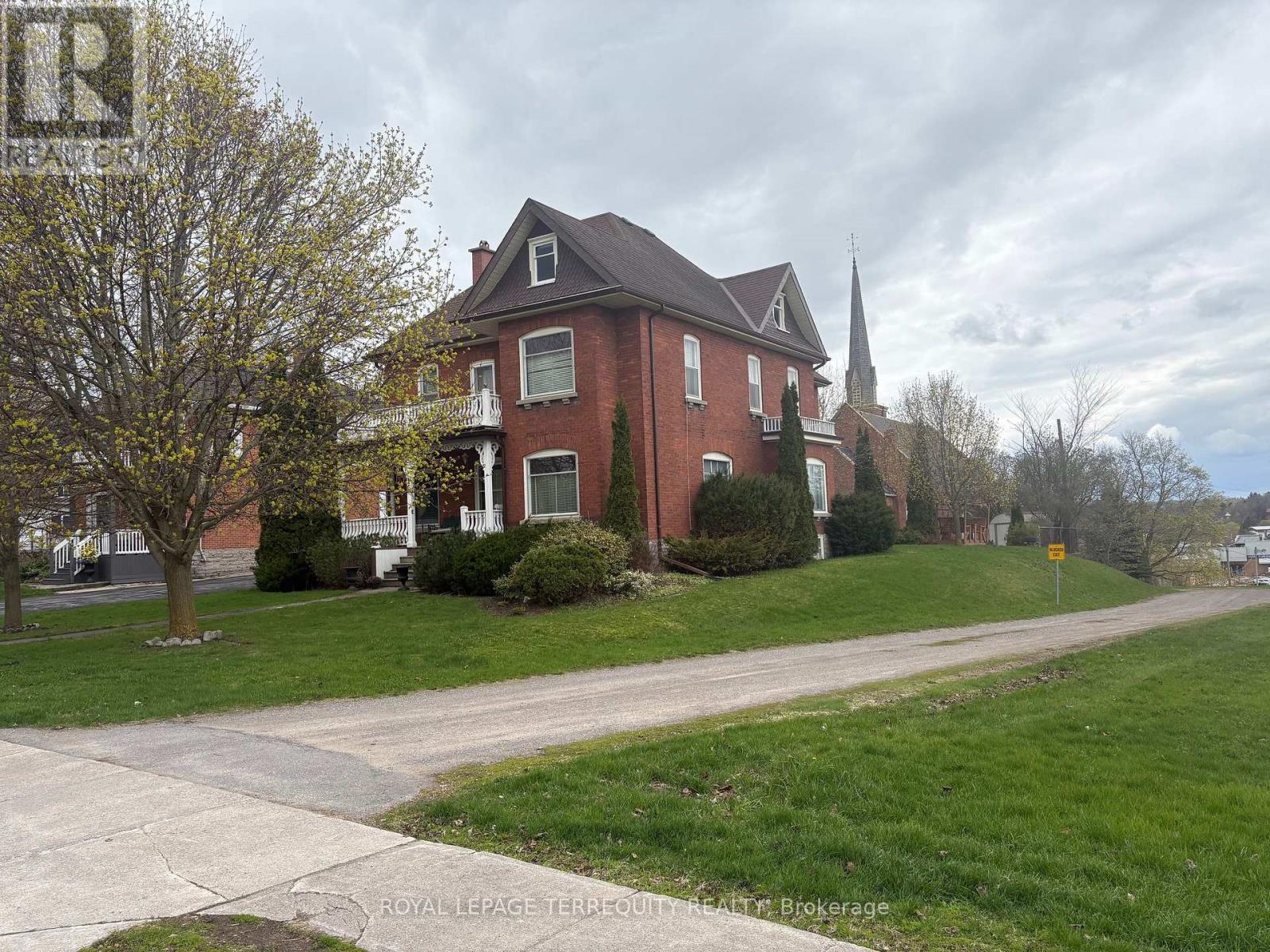 16 Booth Street S, Trent Hills (Campbellford), Ontario  K0L 1L0 - Photo 3 - X13475854