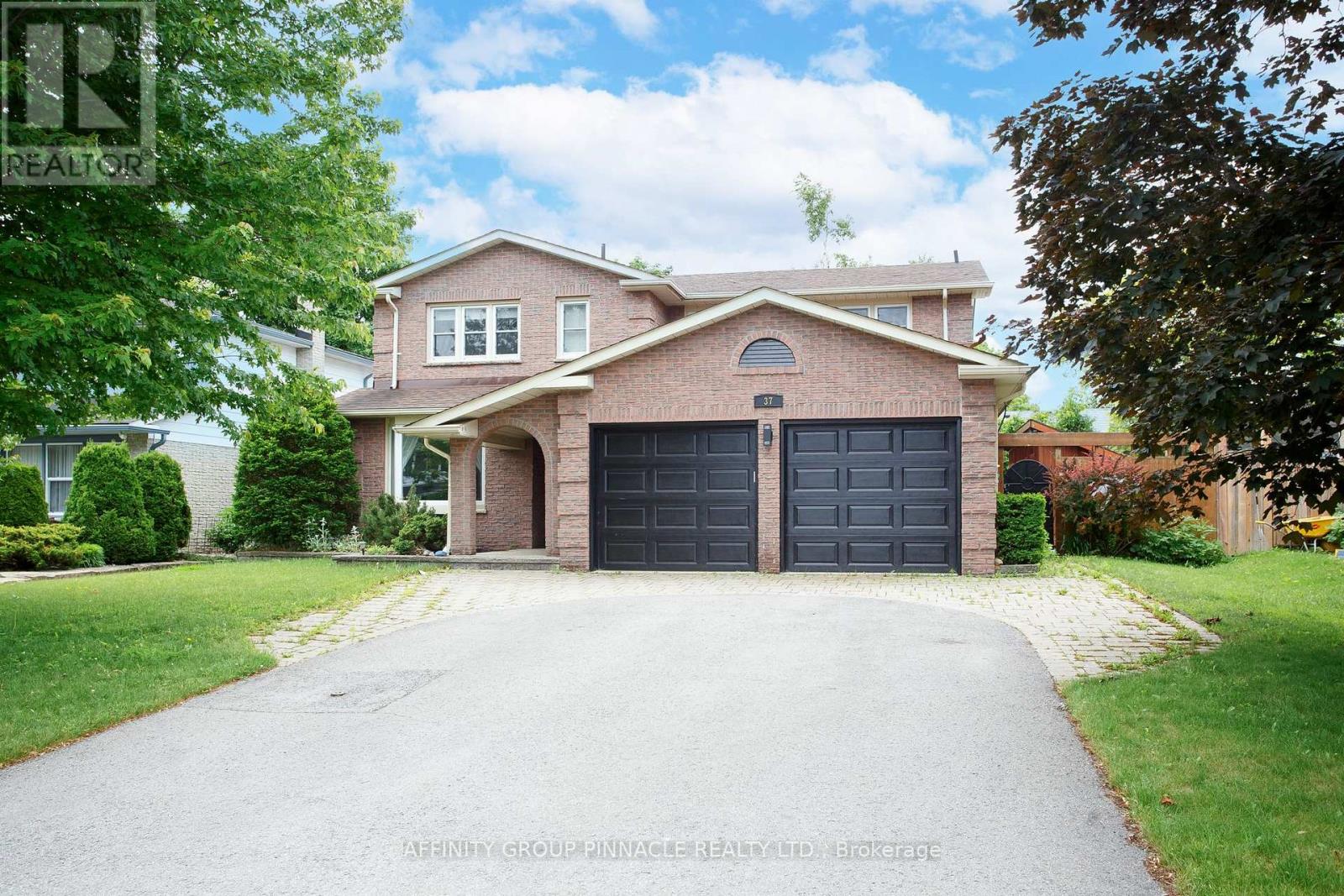 37 Parkway Avenue, Kawartha Lakes (Lindsay), Ontario  K9V 5J7 - Photo 3 - X13476276