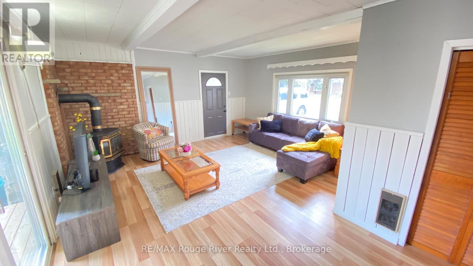 1329 Church Street, Clarington (Newcastle), Ontario  L1B 1C6 - Photo 5 - E13476854