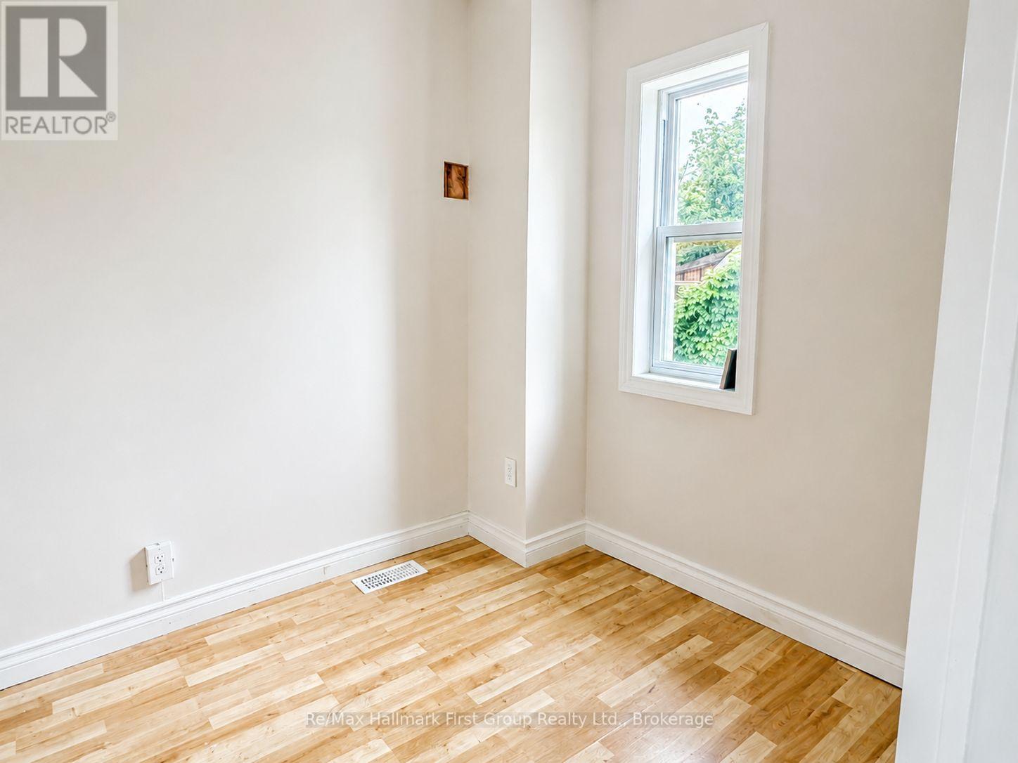 Upper - 509 Parnell Street, Peterborough (Town Ward 3), Ontario  K9J 4J3 - Photo 11 - X13477204