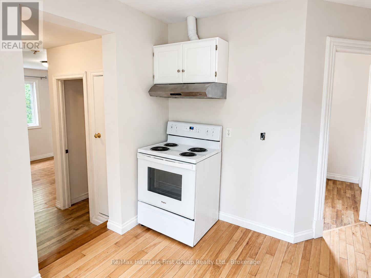 Upper - 509 Parnell Street, Peterborough (Town Ward 3), Ontario  K9J 4J3 - Photo 9 - X13477204