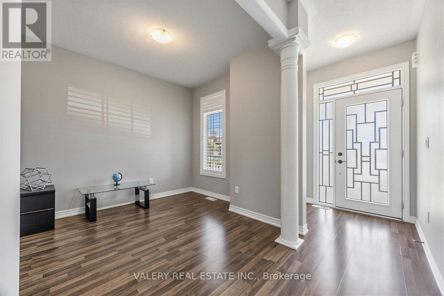 20 Mcdonald Crescent, Clarington (Newcastle), Ontario  L1B 0E2 - Photo 2 - E13479002
