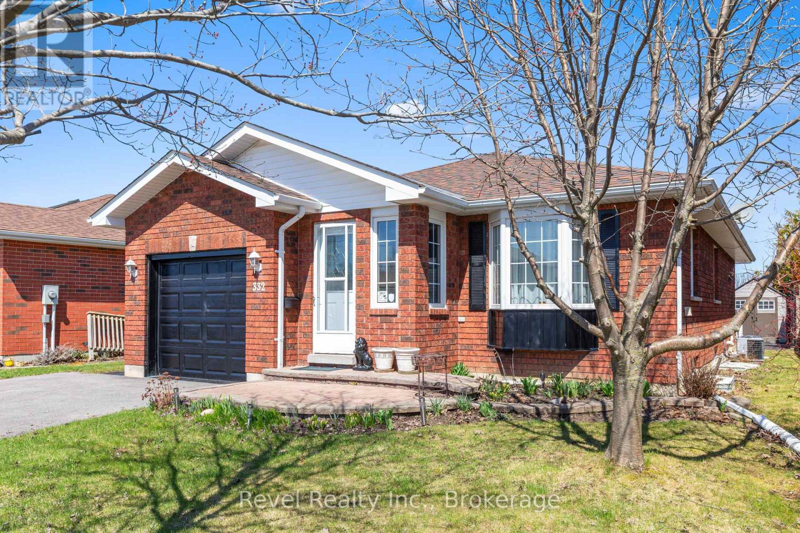 332 Mary Street W, Kawartha Lakes (Lindsay), Ontario  K9V 5X5 - Photo 2 - X13480644