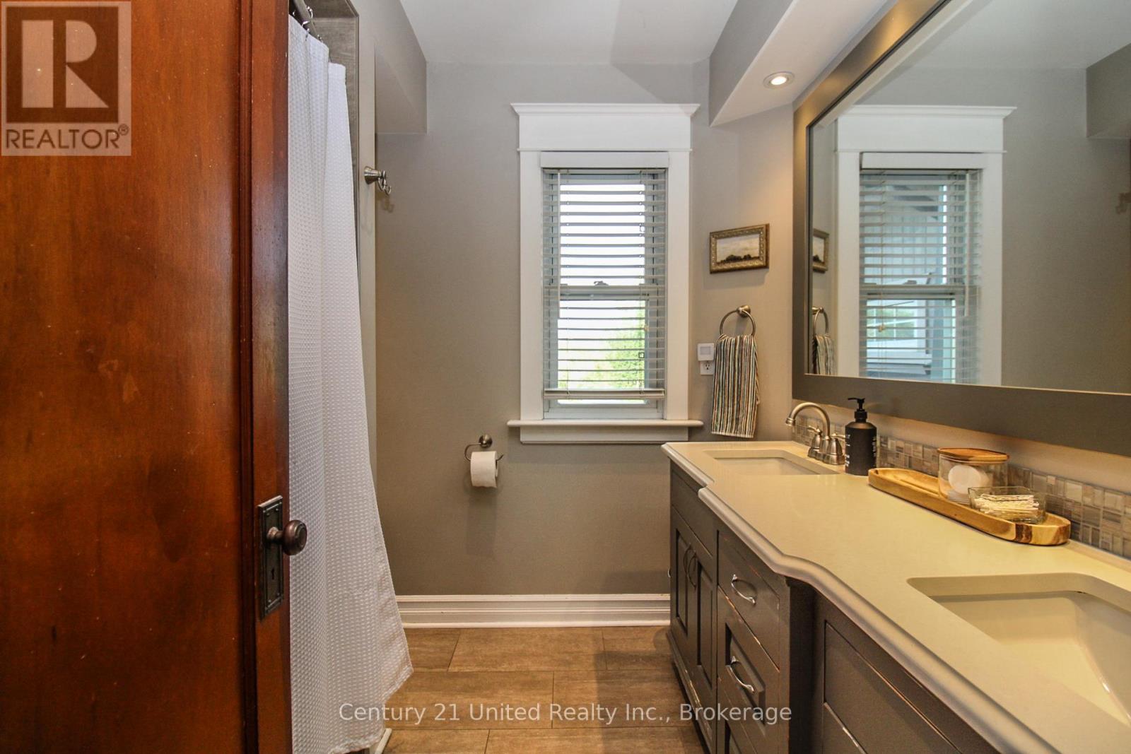 566 Waterford Street, Peterborough (Town Ward 3), Ontario  K9H 3K6 - Photo 34 - X13480728