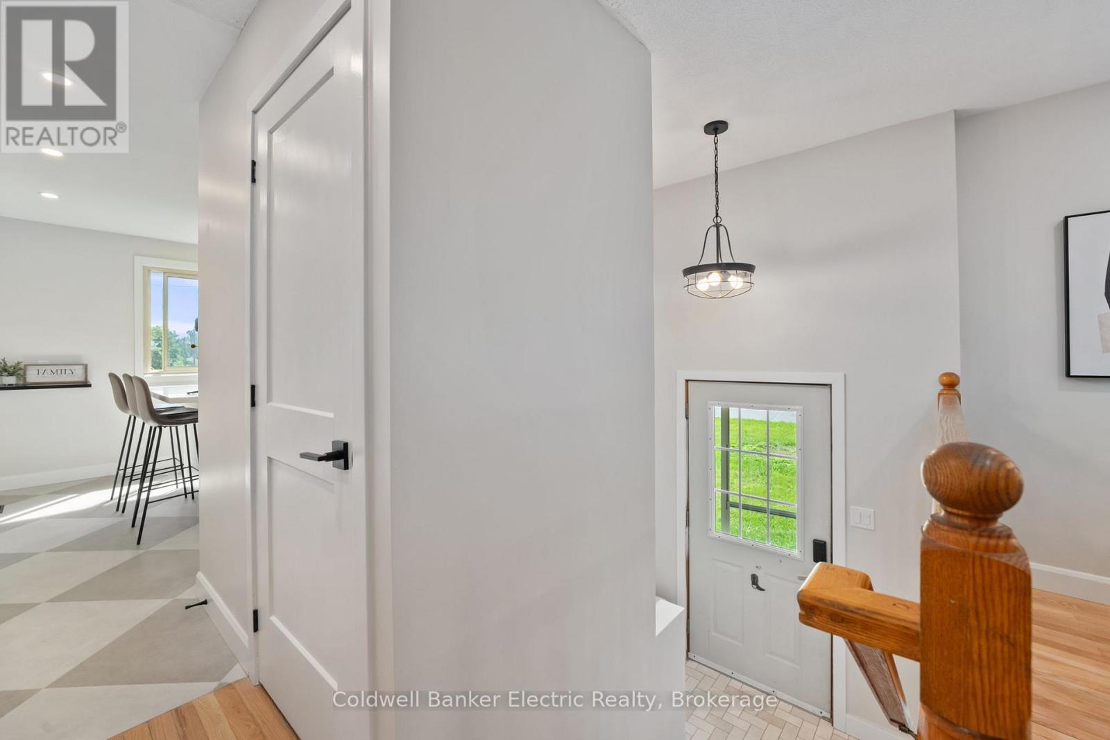 8b Pottinger Street, Kawartha Lakes (Lindsay), Ontario  K9V 3X3 - Photo 3 - X13481036
