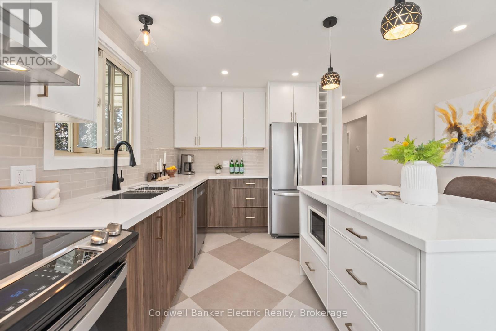 8b Pottinger Street, Kawartha Lakes (Lindsay), Ontario  K9V 3X3 - Photo 8 - X13481036