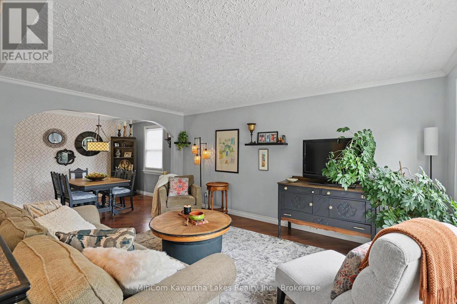 920 Elmdale Crescent, Peterborough (Northcrest Ward 5), Ontario  K9H 6G3 - Photo 10 - X13482284