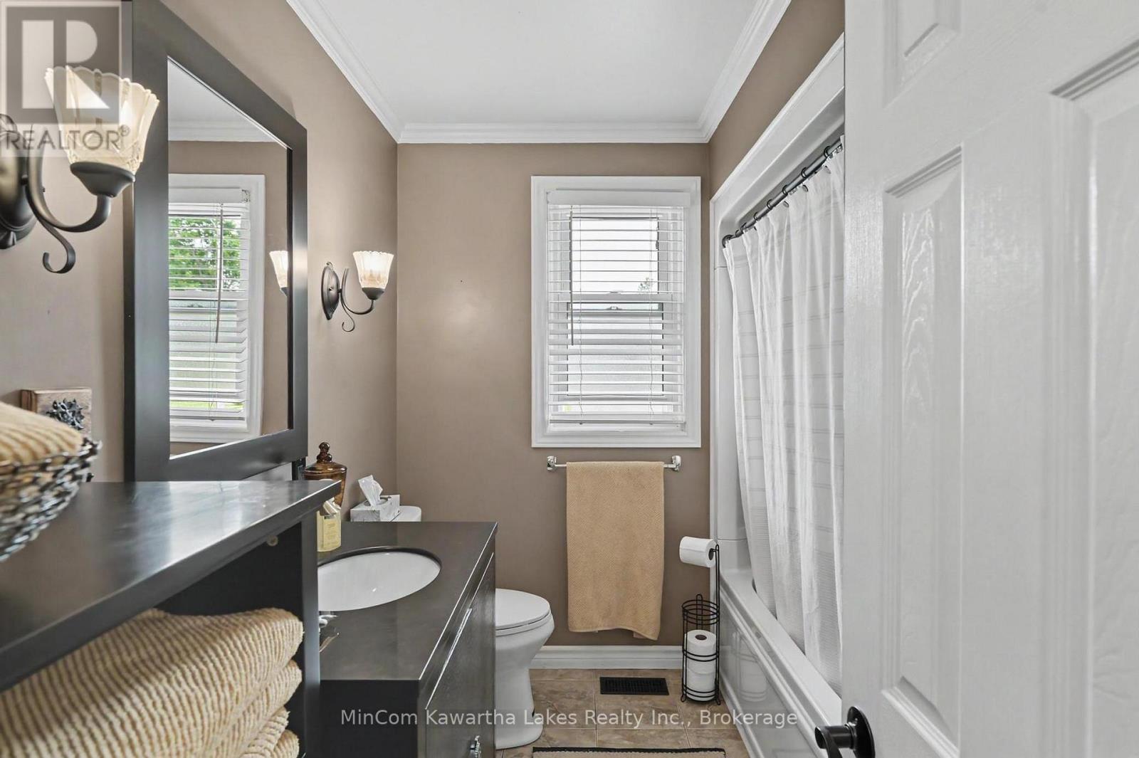920 Elmdale Crescent, Peterborough (Northcrest Ward 5), Ontario  K9H 6G3 - Photo 14 - X13482284