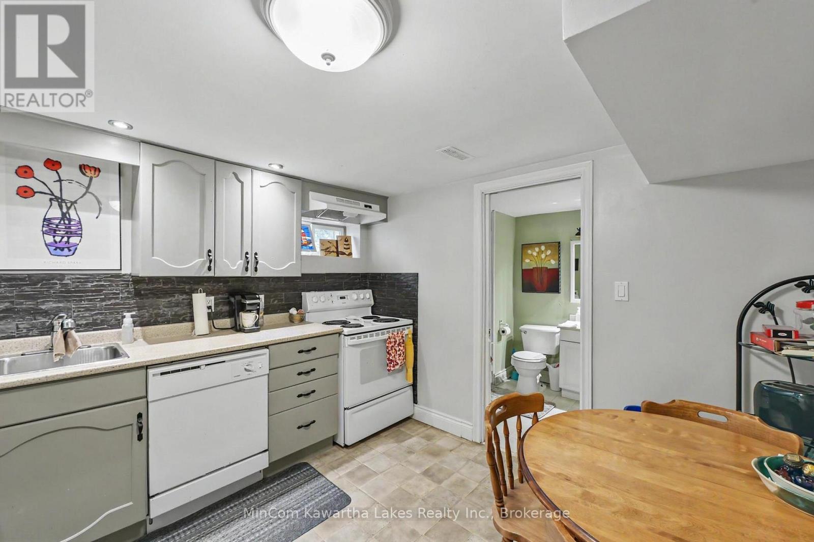 920 Elmdale Crescent, Peterborough (Northcrest Ward 5), Ontario  K9H 6G3 - Photo 32 - X13482284