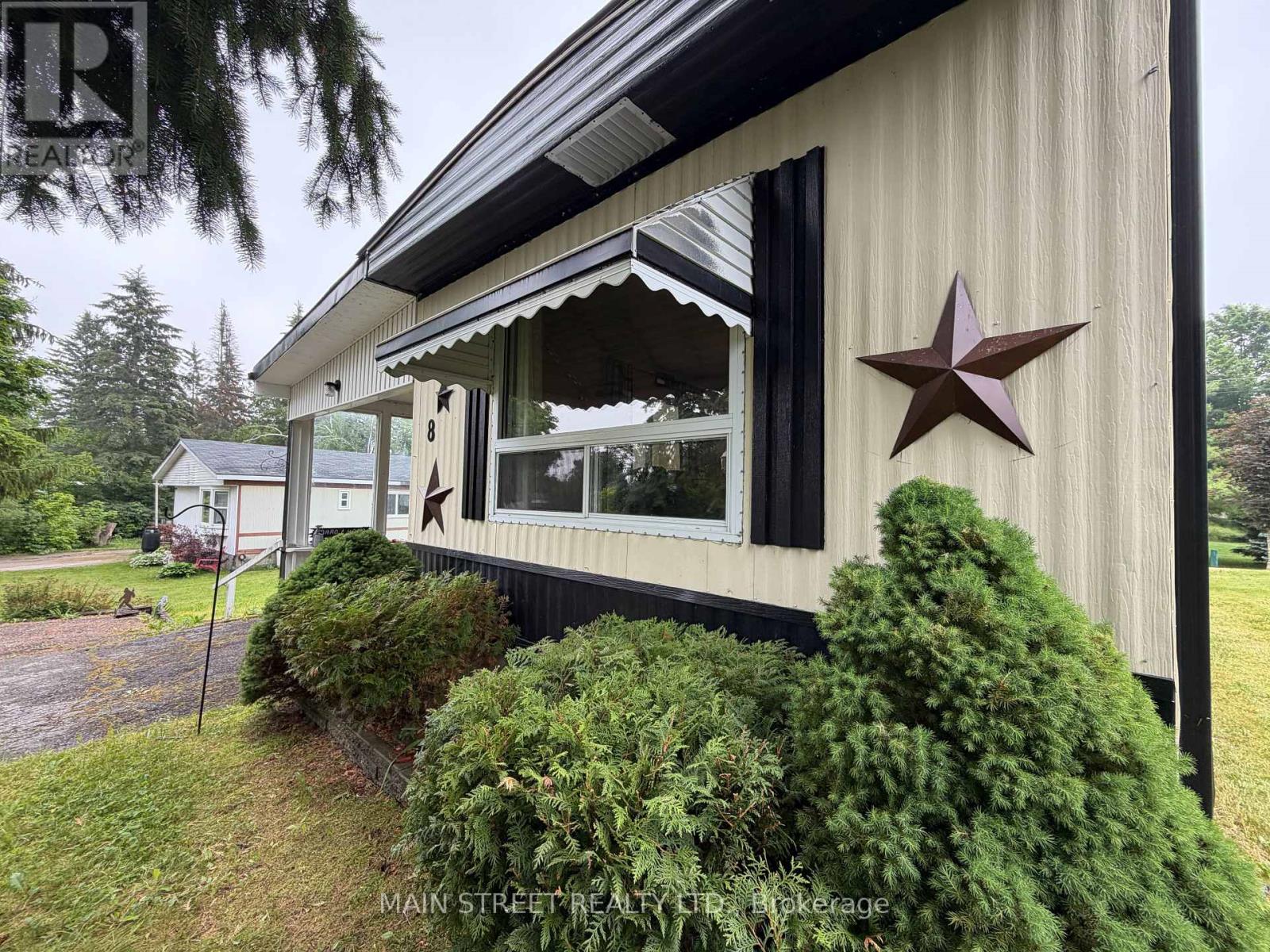 8 Park Crescent, Kawartha Lakes (Fenelon), Ontario  K9V 0H5 - Photo 3 - X13482538