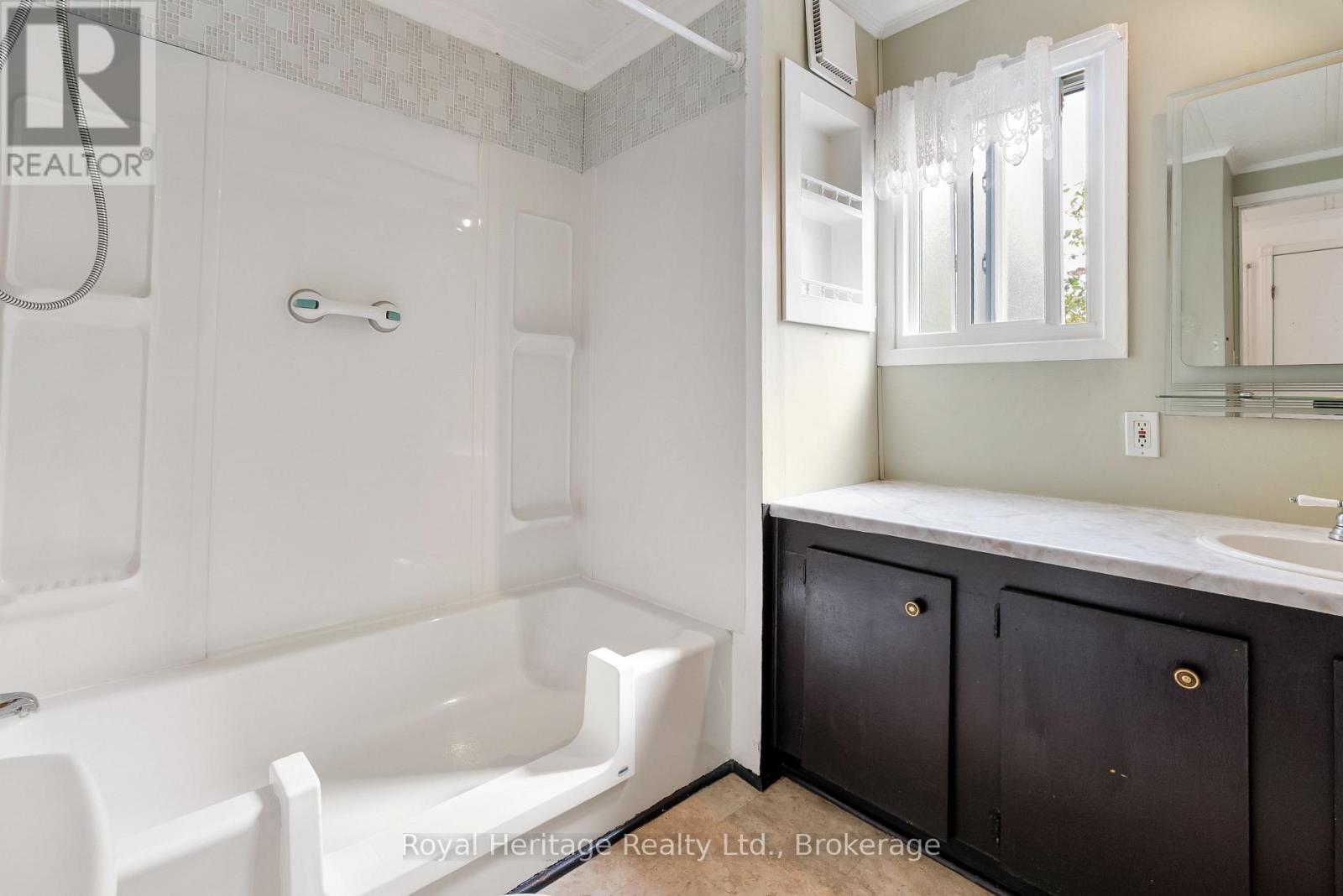 19 Park Crescent, Kawartha Lakes (Fenelon), Ontario  K9V 4R3 - Photo 12 - X13483258