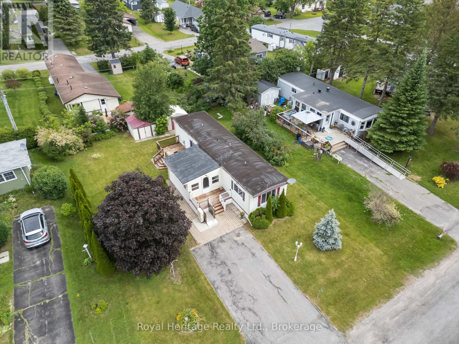 19 Park Crescent, Kawartha Lakes (Fenelon), Ontario  K9V 4R3 - Photo 2 - X13483258
