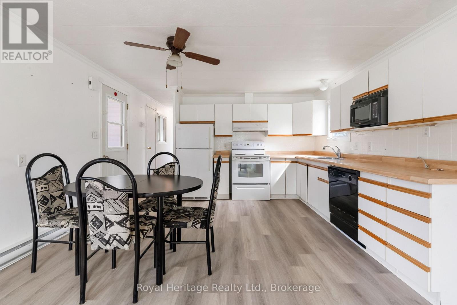 19 Park Crescent, Kawartha Lakes (Fenelon), Ontario  K9V 4R3 - Photo 8 - X13483258