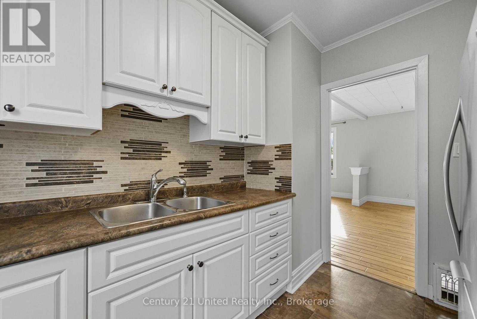 559 Hamilton Street, Peterborough (Otonabee Ward 1), Ontario  K9J 4C2 - Photo 12 - X13483502