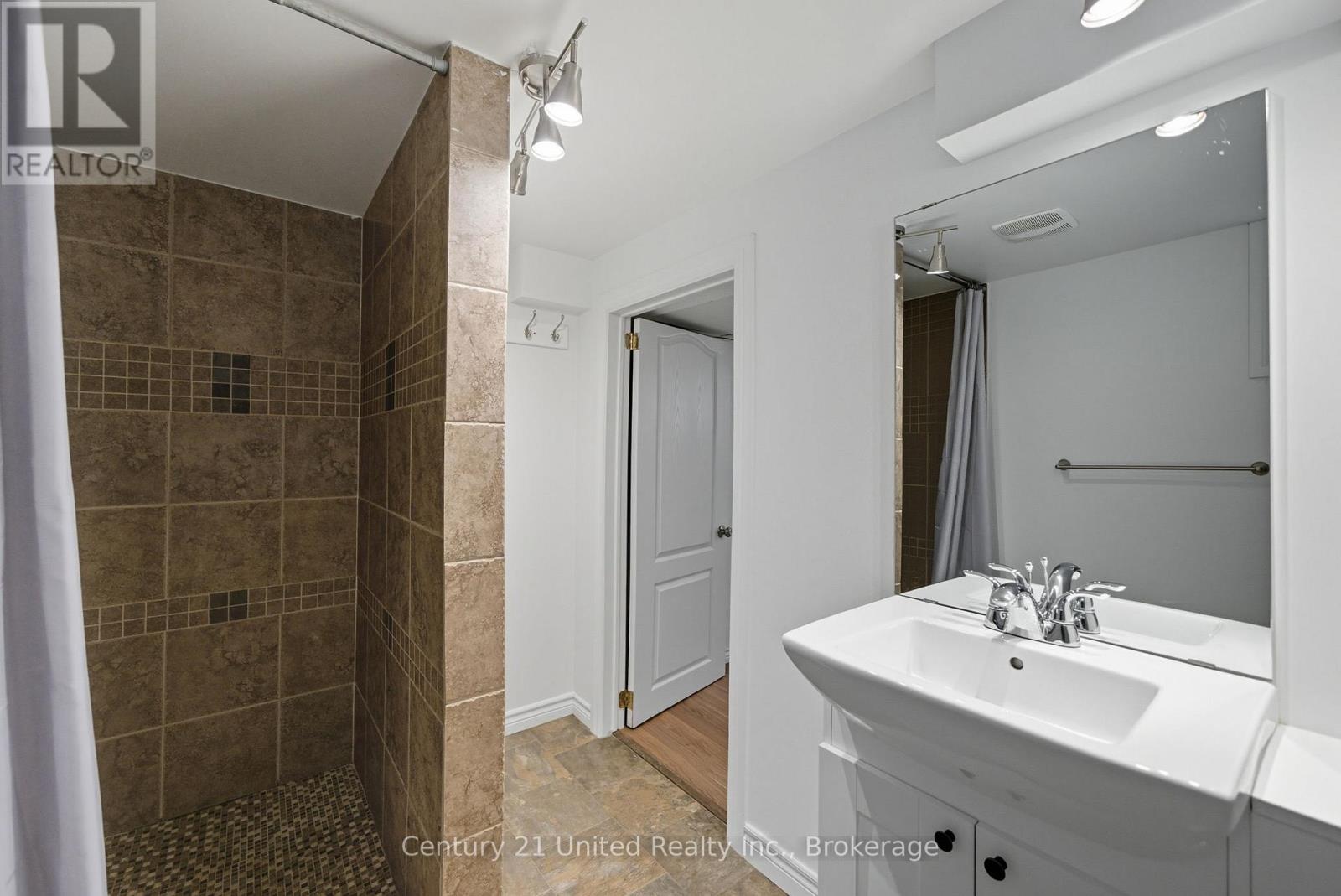 559 Hamilton Street, Peterborough (Otonabee Ward 1), Ontario  K9J 4C2 - Photo 39 - X13483502