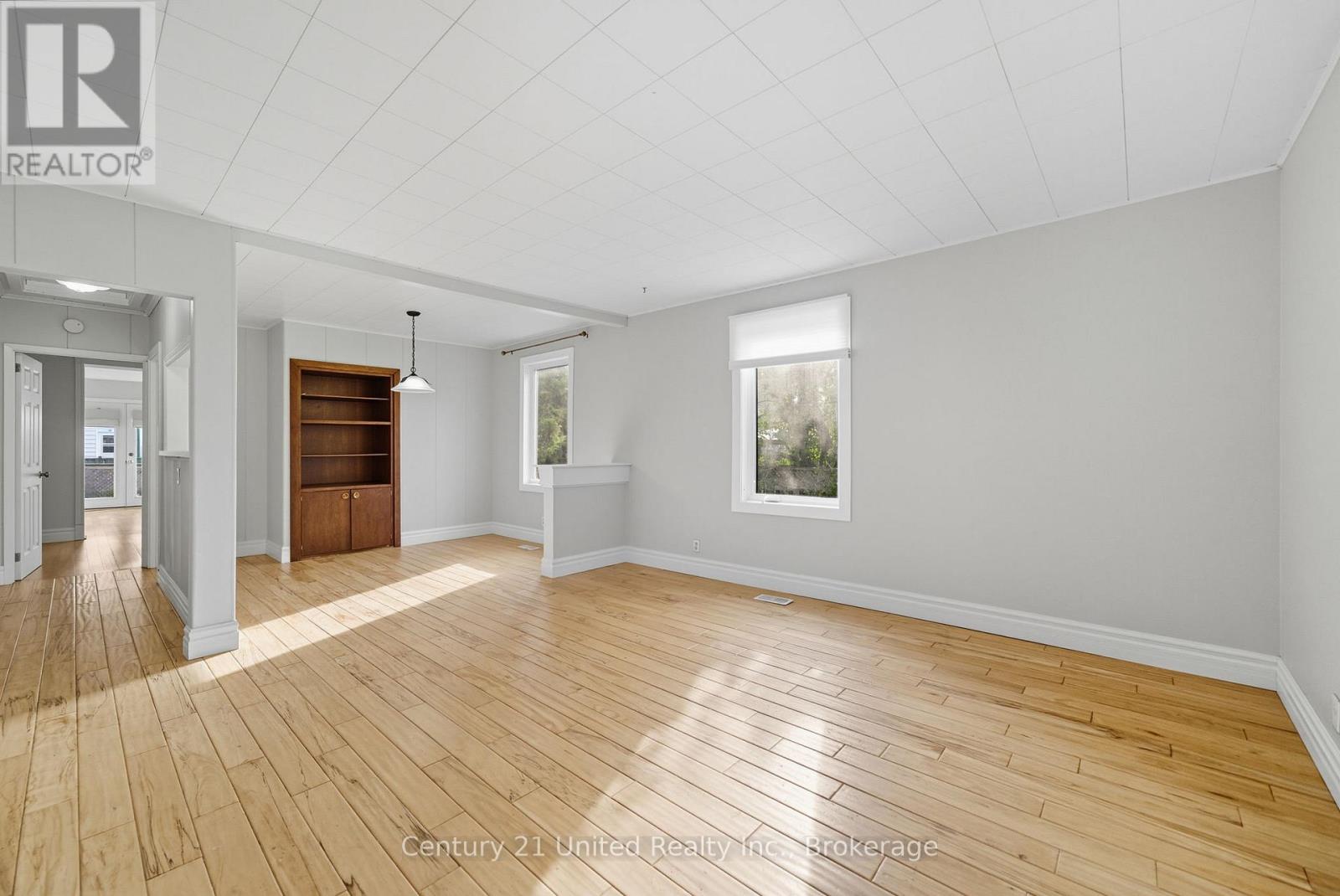 559 Hamilton Street, Peterborough (Otonabee Ward 1), Ontario  K9J 4C2 - Photo 5 - X13483502