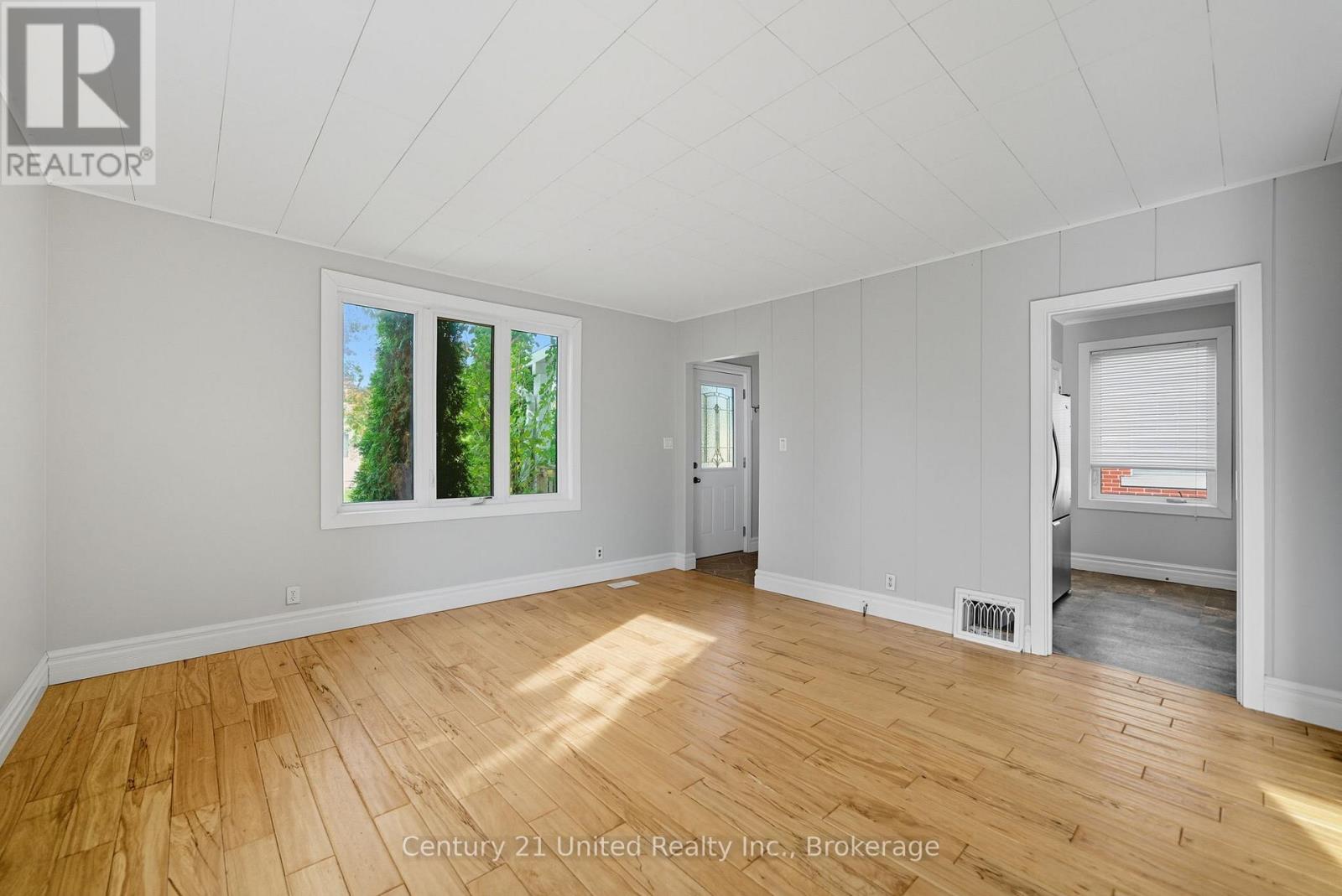 559 Hamilton Street, Peterborough (Otonabee Ward 1), Ontario  K9J 4C2 - Photo 8 - X13483502