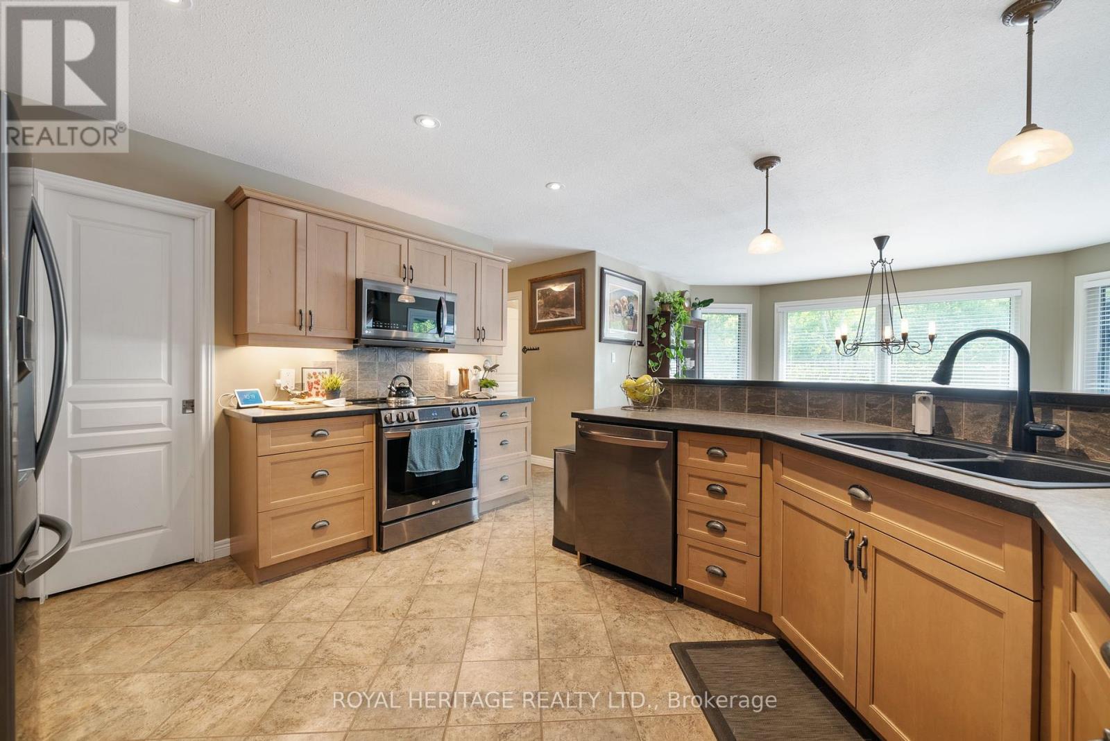 141 Shanagarry Drive, Selwyn, Ontario  K0L 1T0 - Photo 12 - X13483092