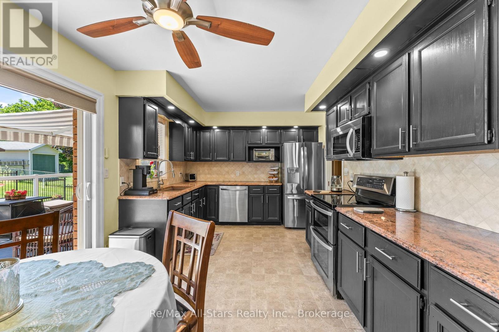 54 Bluewater Avenue, Kawartha Lakes (Fenelon), Ontario  K9V 0K6 - Photo 10 - X13484832
