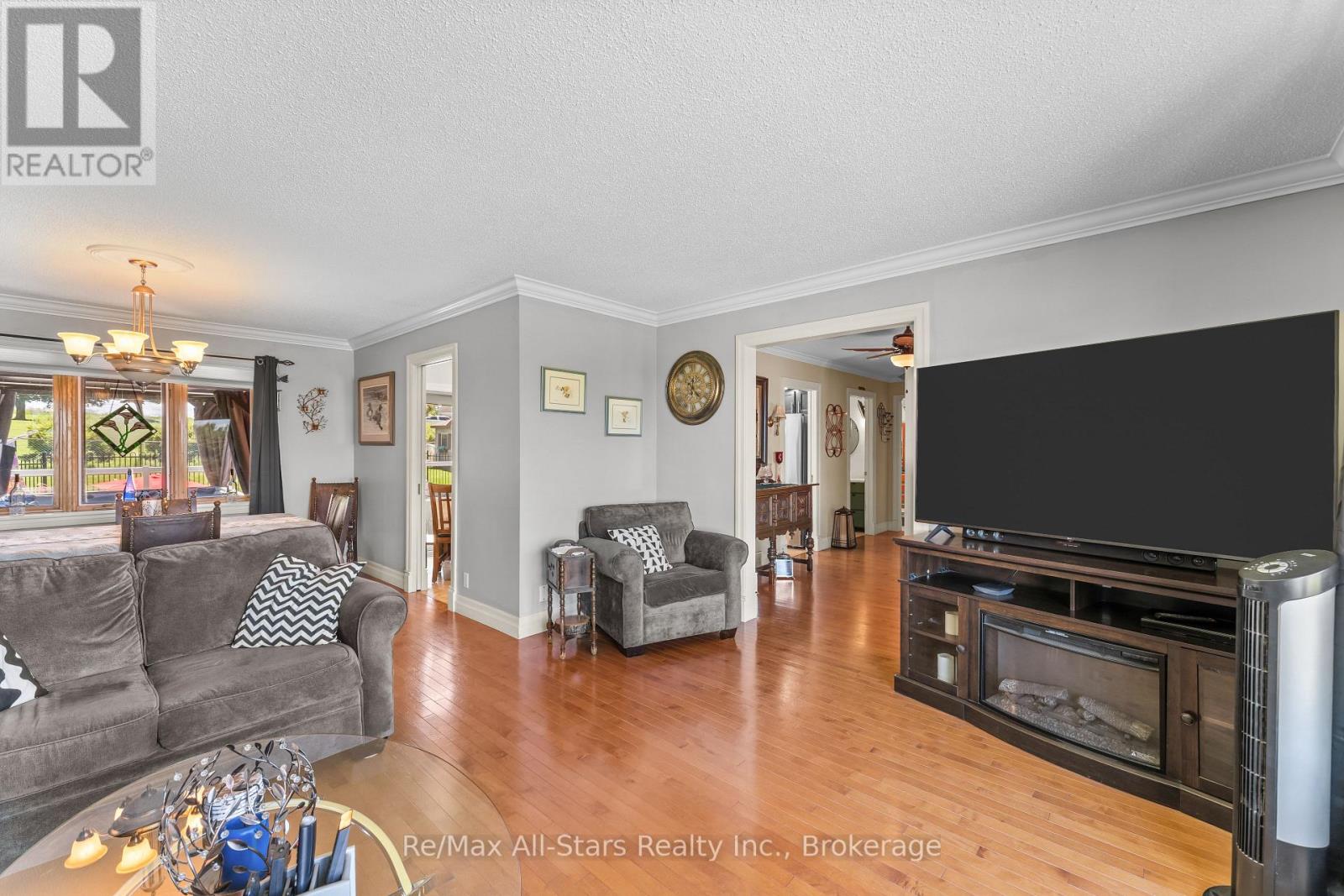 54 Bluewater Avenue, Kawartha Lakes (Fenelon), Ontario  K9V 0K6 - Photo 9 - X13484832