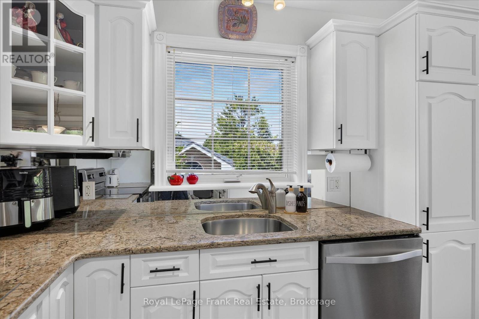402 - 1742 Ravenwood Drive, Peterborough (Monaghan Ward 2), Ontario  K9K 2R5 - Photo 10 - X13484884