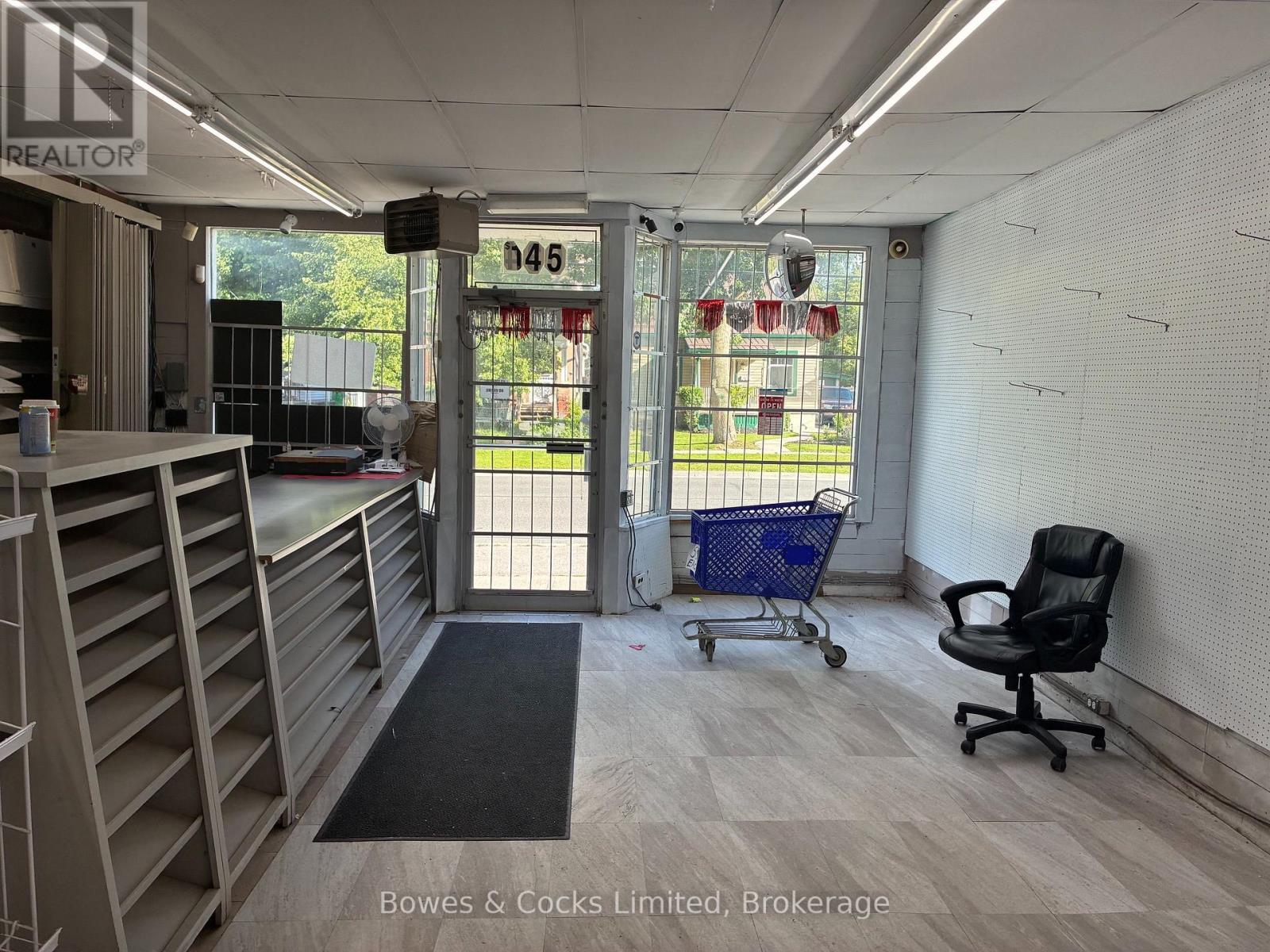 634 Chamberlain Street, Peterborough (Otonabee Ward 1), Ontario  K9J 4M1 - Photo 3 - X13485778