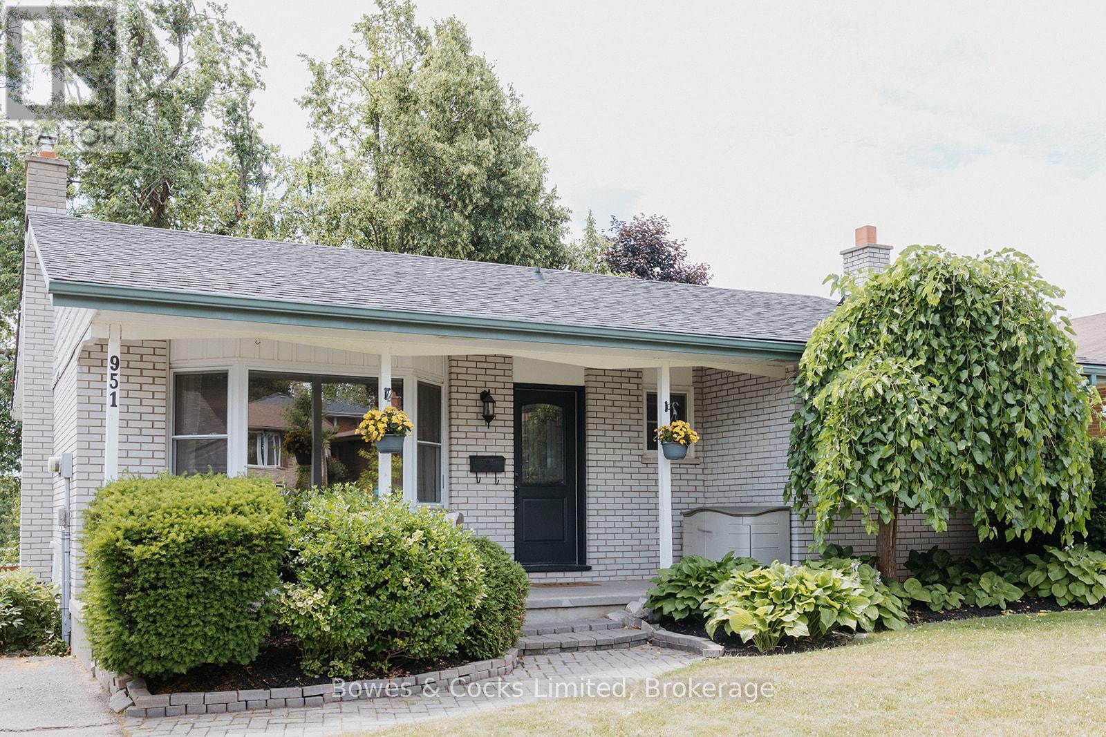 951 Ellesmere Avenue, Peterborough (Northcrest Ward 5), Ontario  K9H 7A9 - Photo 2 - X13485940