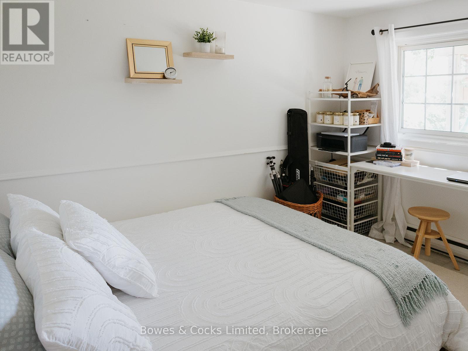 951 Ellesmere Avenue, Peterborough (Northcrest Ward 5), Ontario  K9H 7A9 - Photo 5 - X13485940