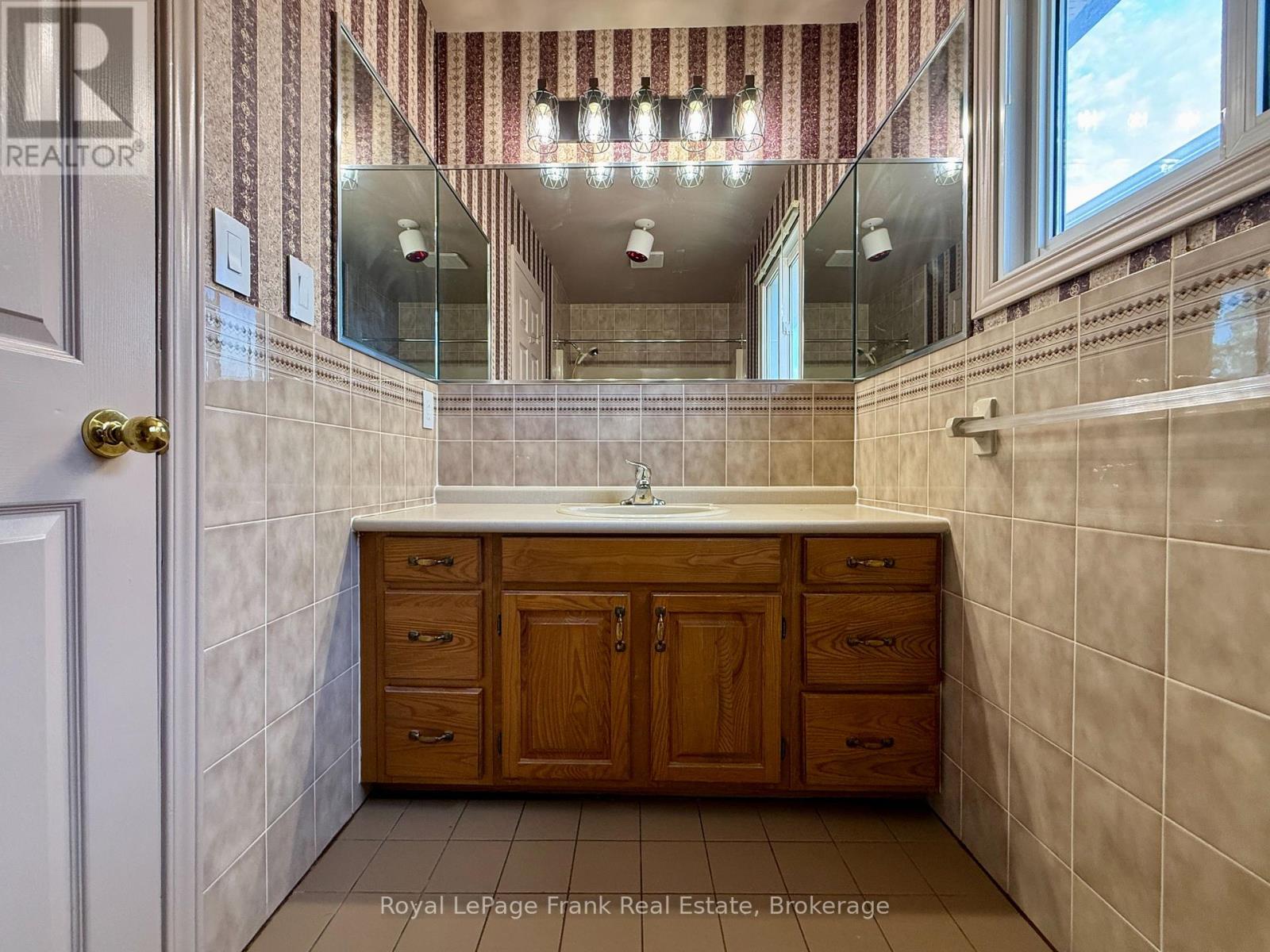 3113 Westridge Boulevard, Peterborough (Monaghan Ward 2), Ontario  K9K 1Z5 - Photo 11 - X13486122