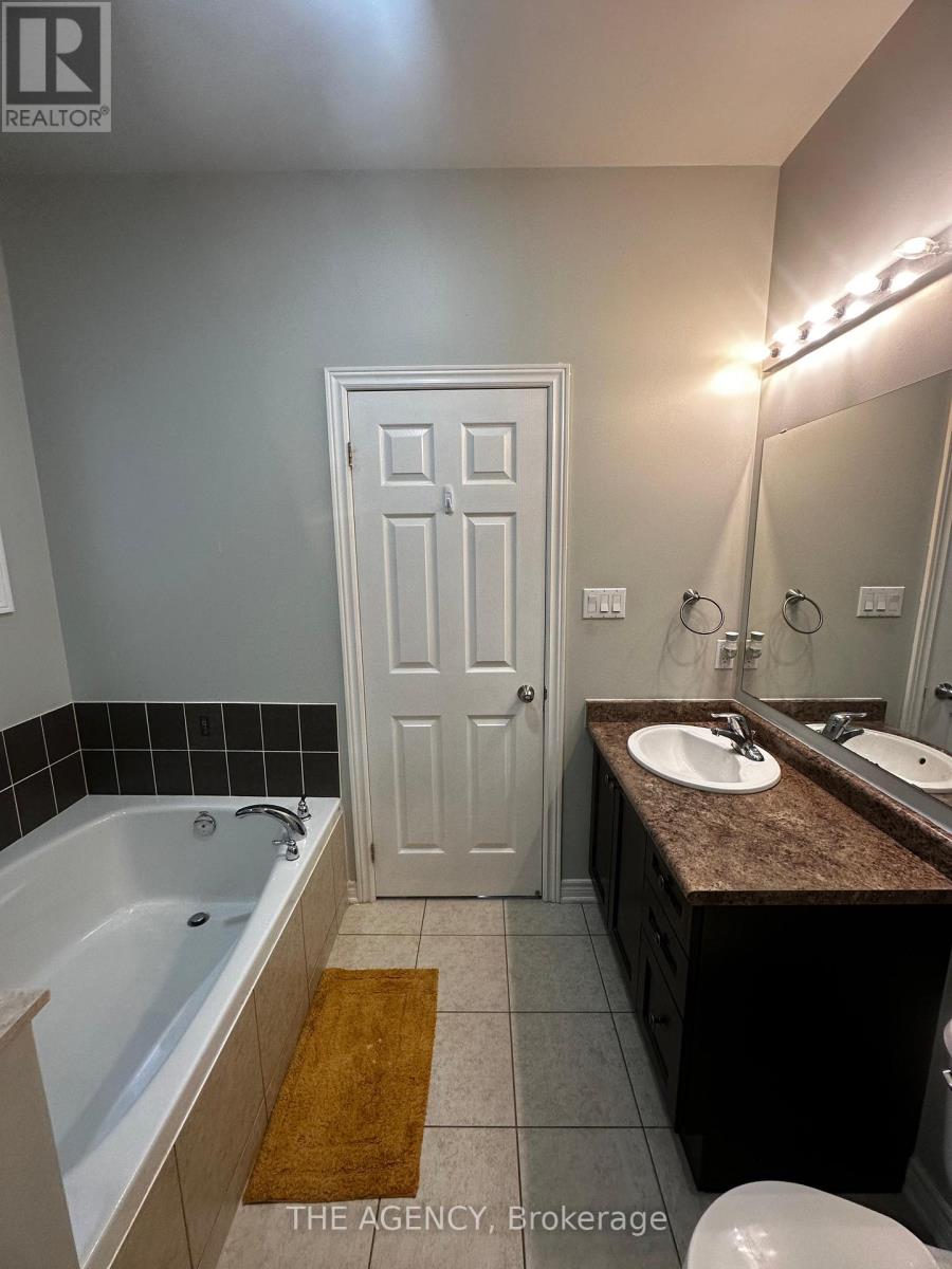 Upper - 326 Chandler Crescent, Peterborough (Monaghan Ward 2), Ontario  K9J 0H4 - Photo 20 - X13486924