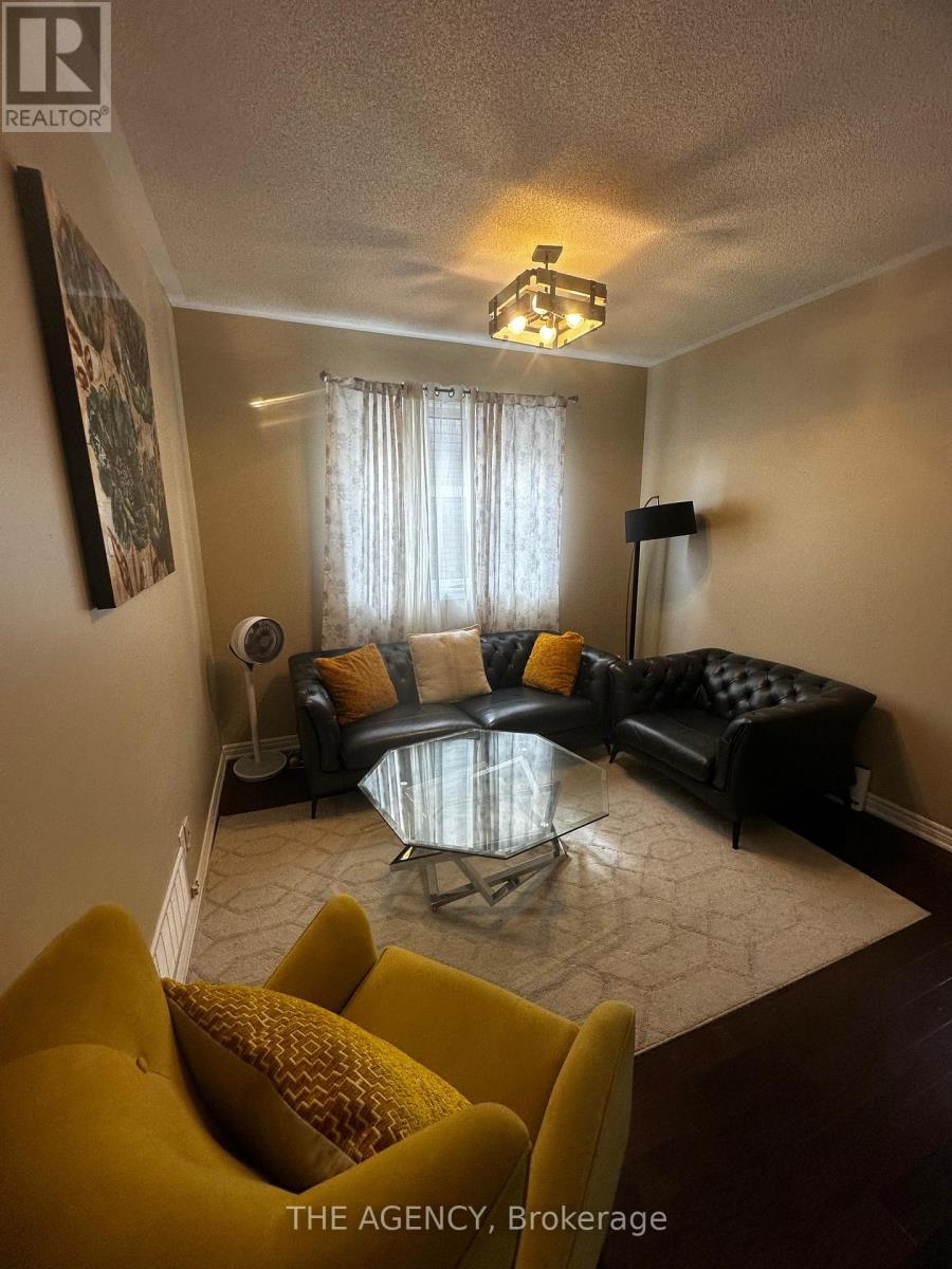 Upper - 326 Chandler Crescent, Peterborough (Monaghan Ward 2), Ontario  K9J 0H4 - Photo 5 - X13486924