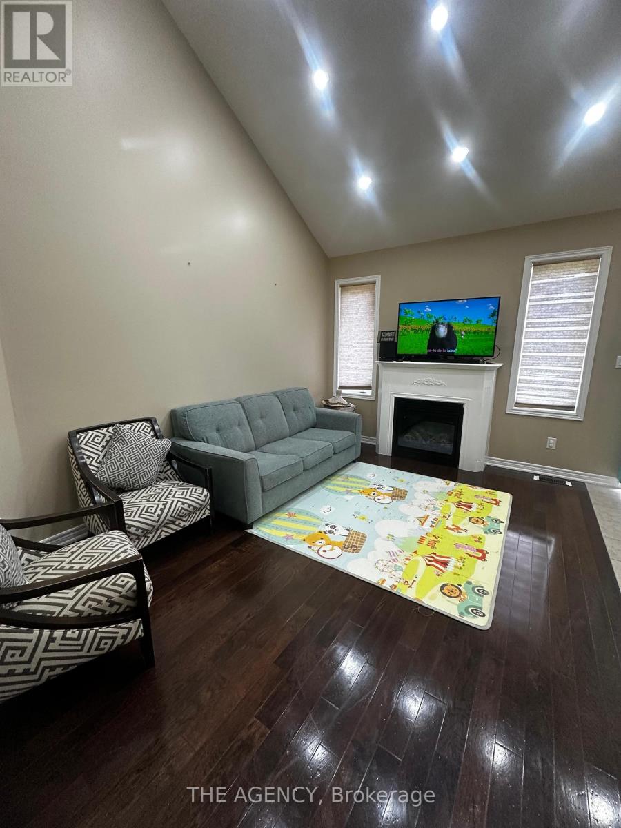 Upper - 326 Chandler Crescent, Peterborough (Monaghan Ward 2), Ontario  K9J 0H4 - Photo 6 - X13486924