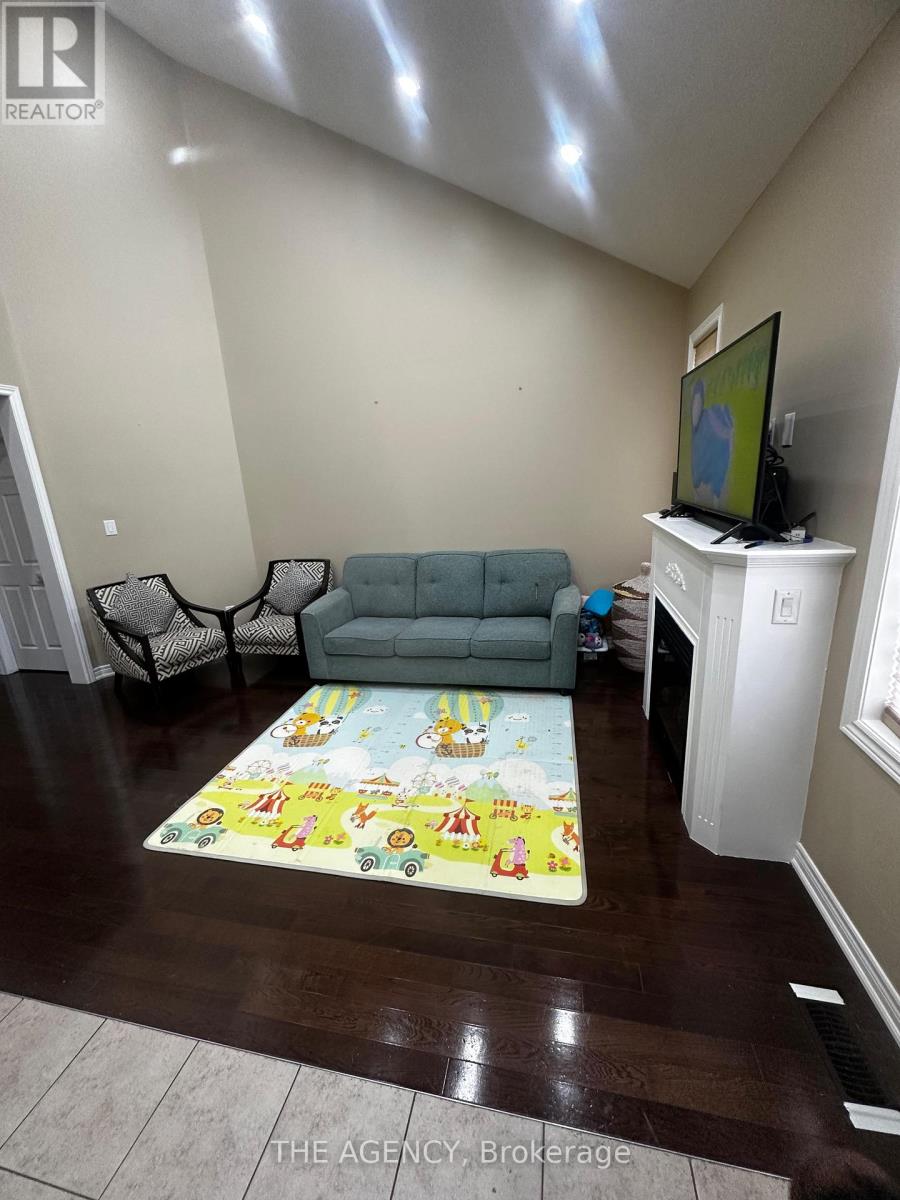 Upper - 326 Chandler Crescent, Peterborough (Monaghan Ward 2), Ontario  K9J 0H4 - Photo 7 - X13486924