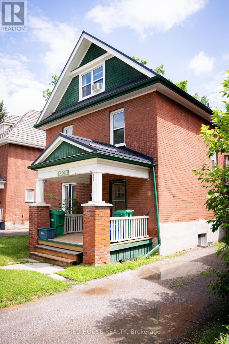 1306 Monaghan Road, Peterborough (Town Ward 3), Ontario  K9J 5M1 - Photo 2 - X13487008