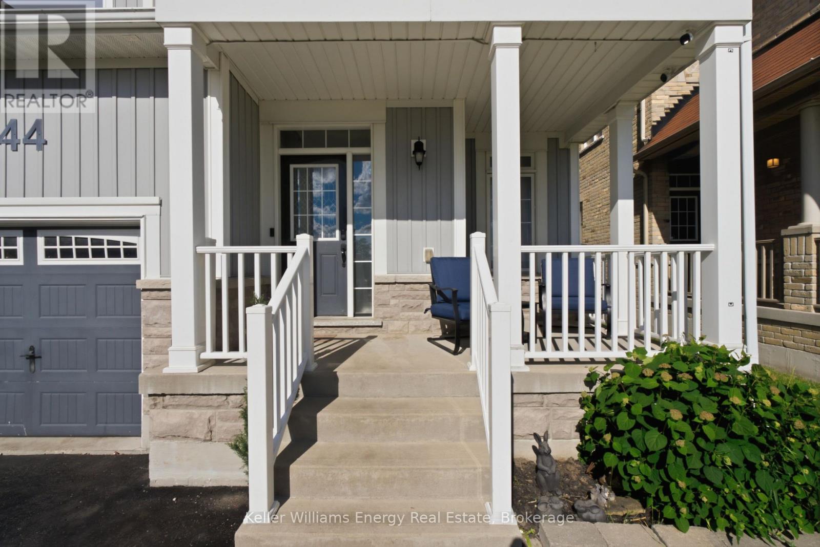 144 Mcdonald Crescent, Clarington (Newcastle), Ontario  L1B 0E2 - Photo 2 - E13488750