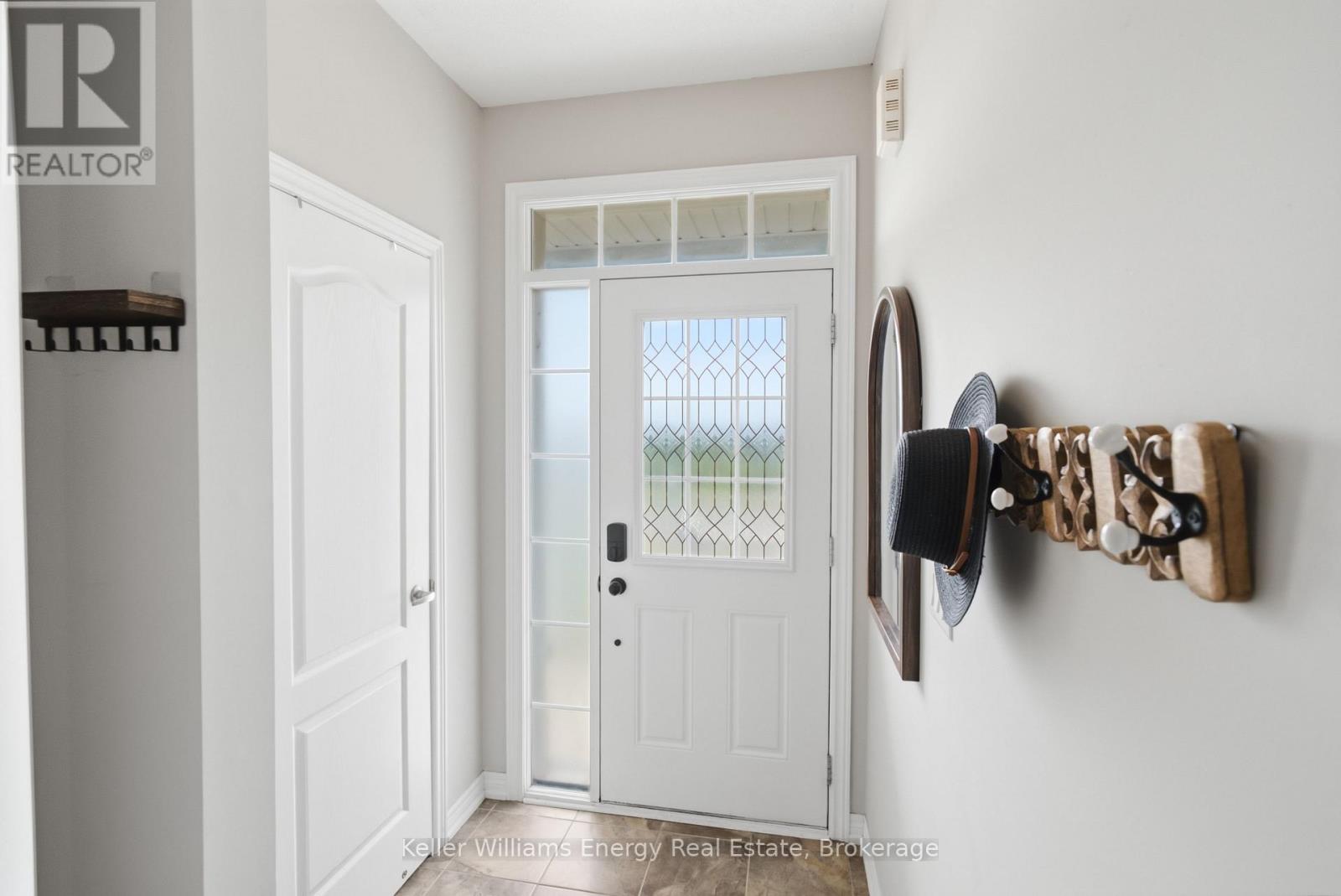 144 Mcdonald Crescent, Clarington (Newcastle), Ontario  L1B 0E2 - Photo 3 - E13488750