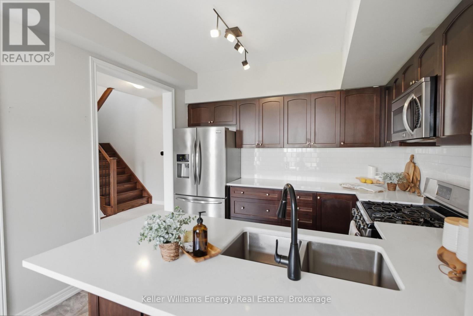 144 Mcdonald Crescent, Clarington (Newcastle), Ontario  L1B 0E2 - Photo 8 - E13488750