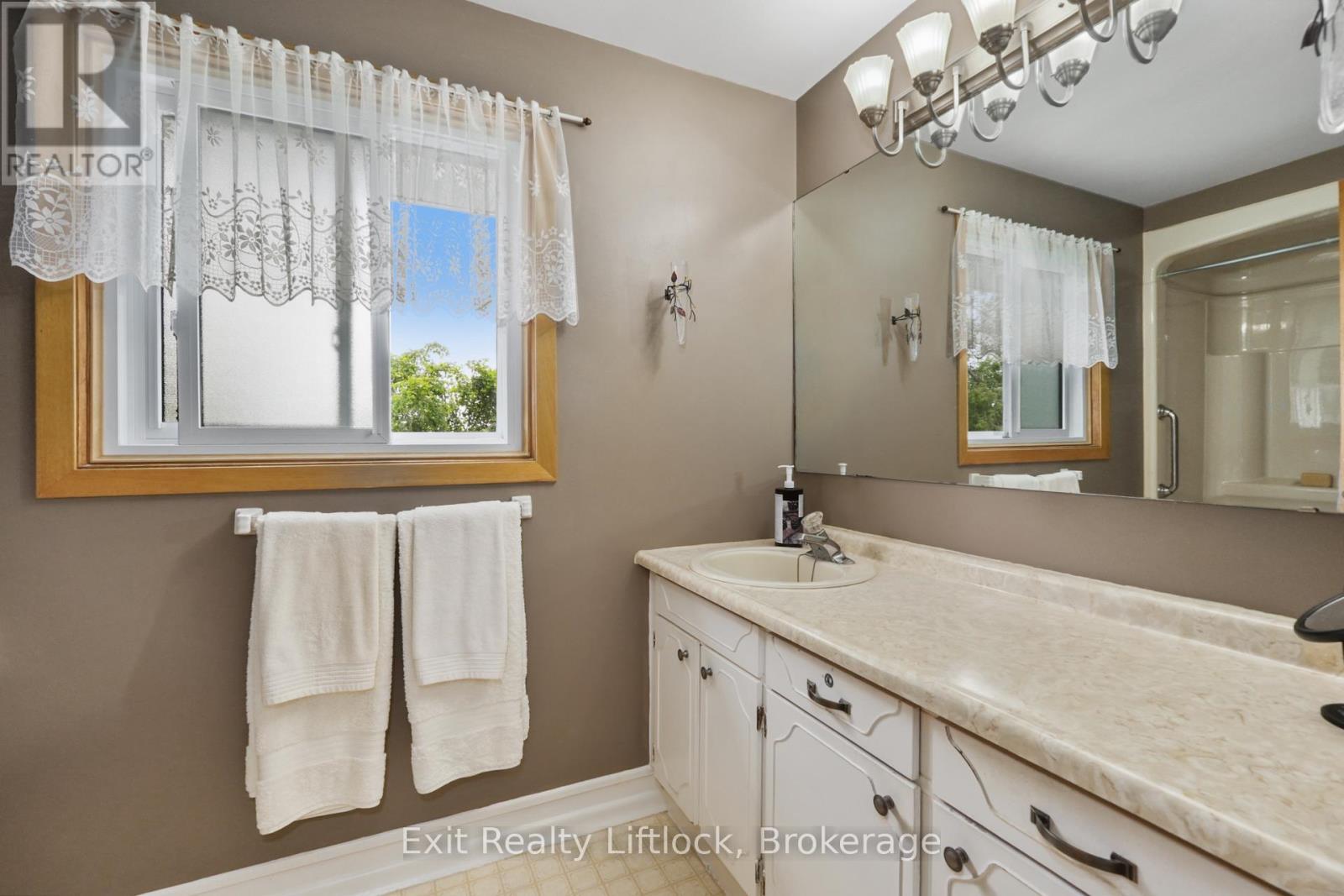 1219 Edmison Drive, Peterborough (Northcrest Ward 5), Ontario  K9H 6V2 - Photo 20 - X13488234