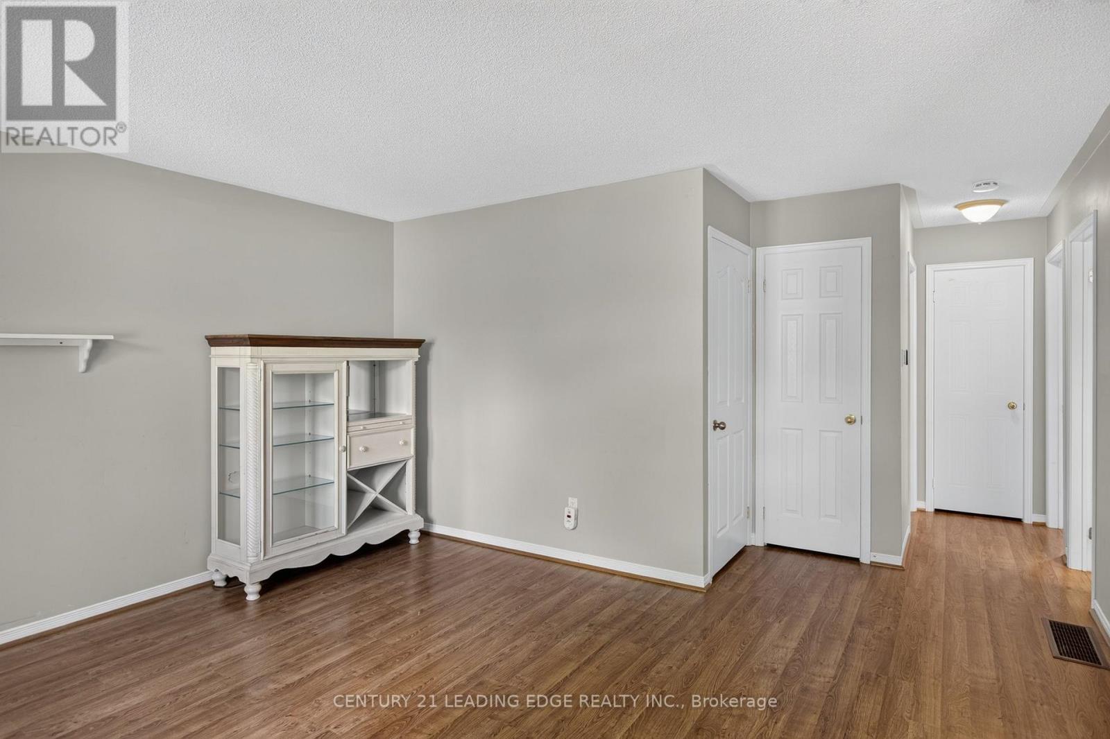 213 Milroy Drive, Peterborough (Northcrest Ward 5), Ontario  K9H 7M8 - Photo 7 - X13488226