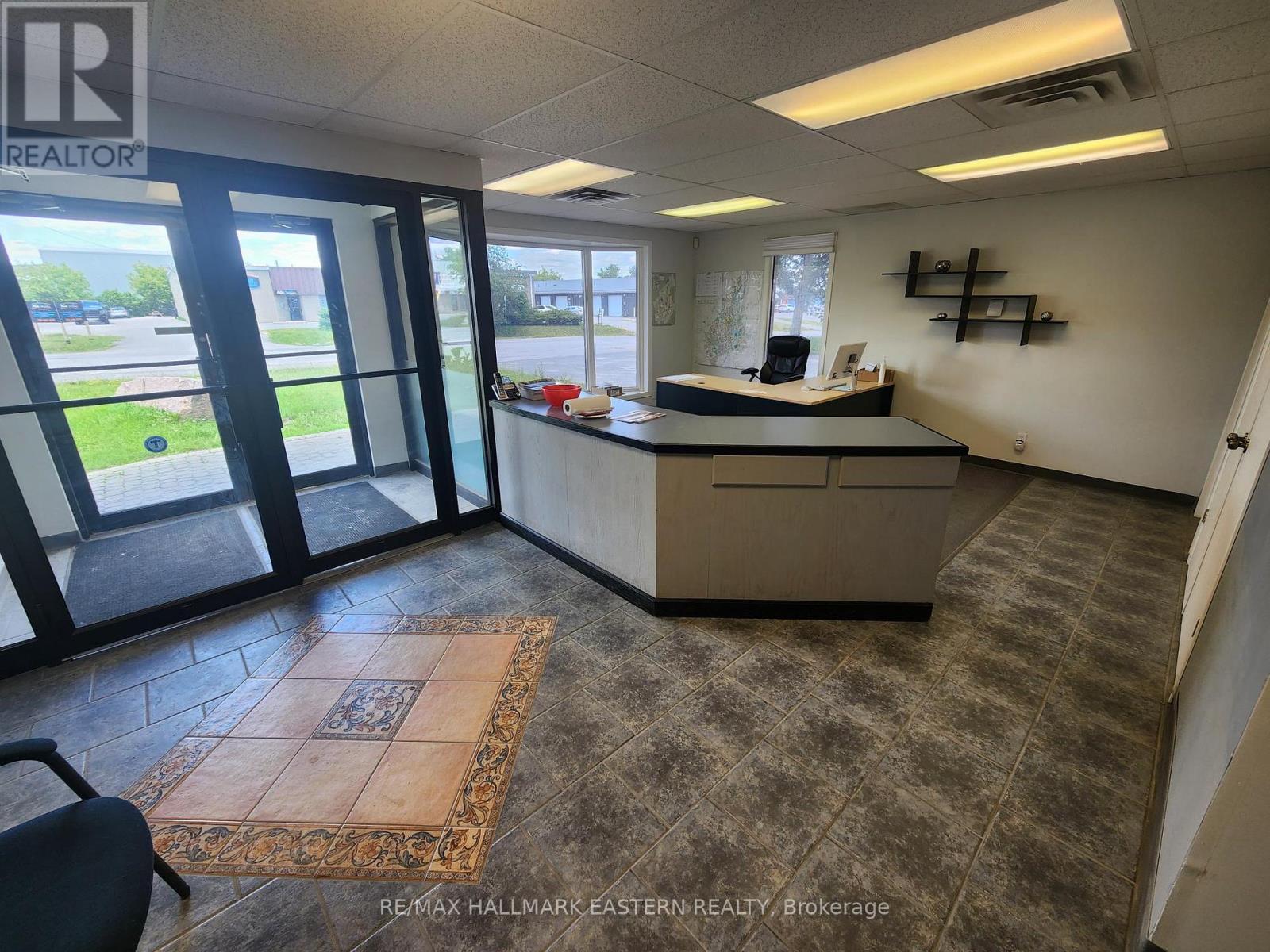 708 Rye Street, Peterborough (Otonabee Ward 1), Ontario  K9J 6W9 - Photo 5 - X13490814