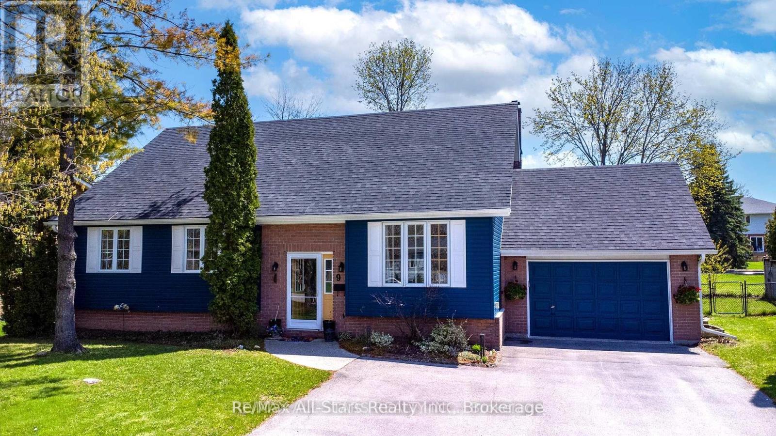 9 Don Court, Kawartha Lakes (Lindsay), Ontario  K9V 5T1 - Photo 2 - X13492952