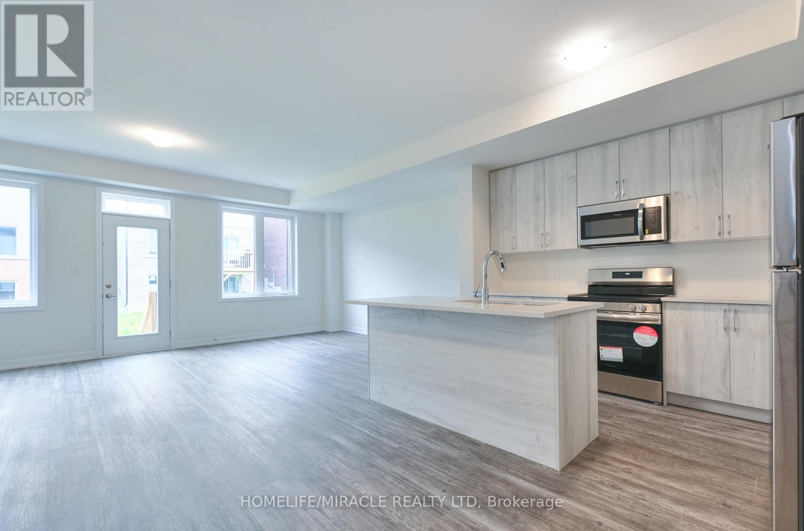 Main - 74 Ziibi Way, Clarington (Newcastle), Ontario  L1B 0W5 - Photo 4 - E13492820