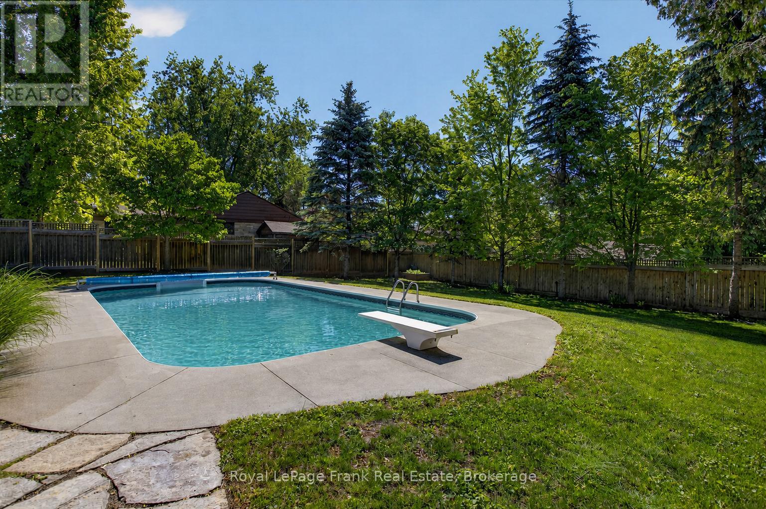 959 Weller Street, Peterborough (Monaghan Ward 2), Ontario  K9J 4Y3 - Photo 2 - X13494050
