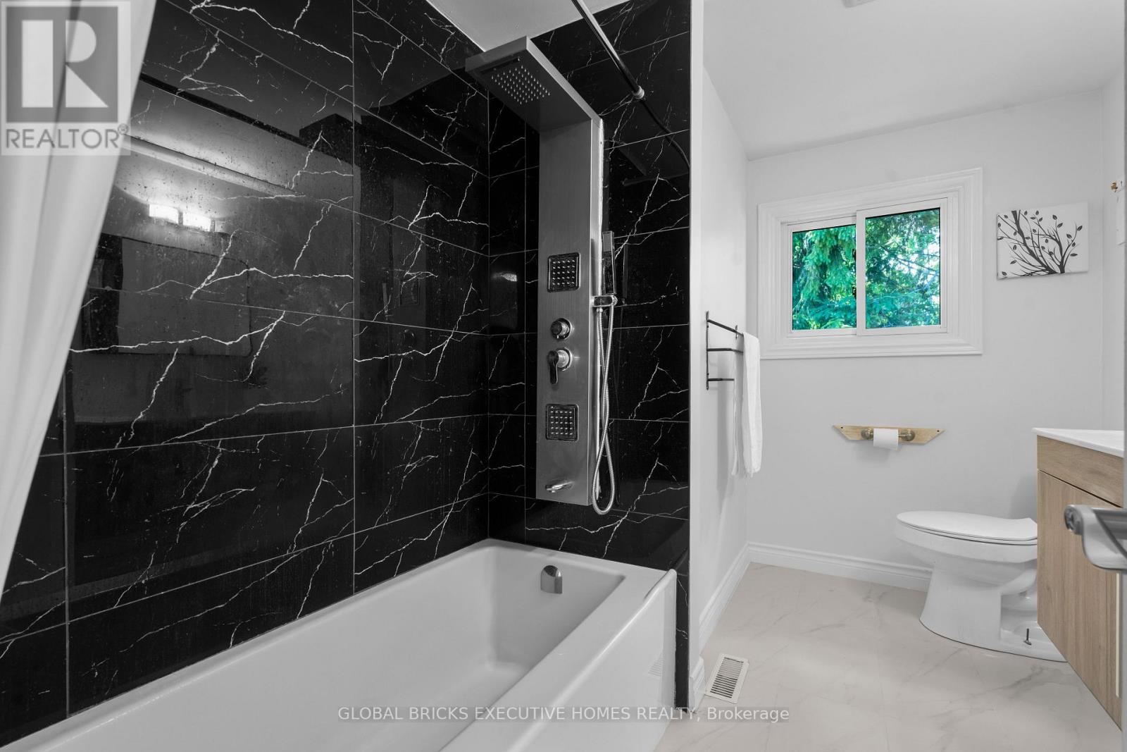125 Andrew Street, Clarington (Newcastle), Ontario  L1B 1J5 - Photo 14 - E13494768