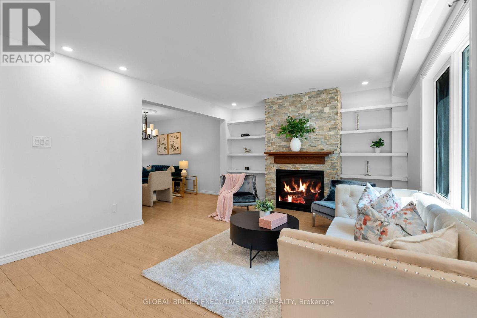 125 Andrew Street, Clarington (Newcastle), Ontario  L1B 1J5 - Photo 4 - E13494768
