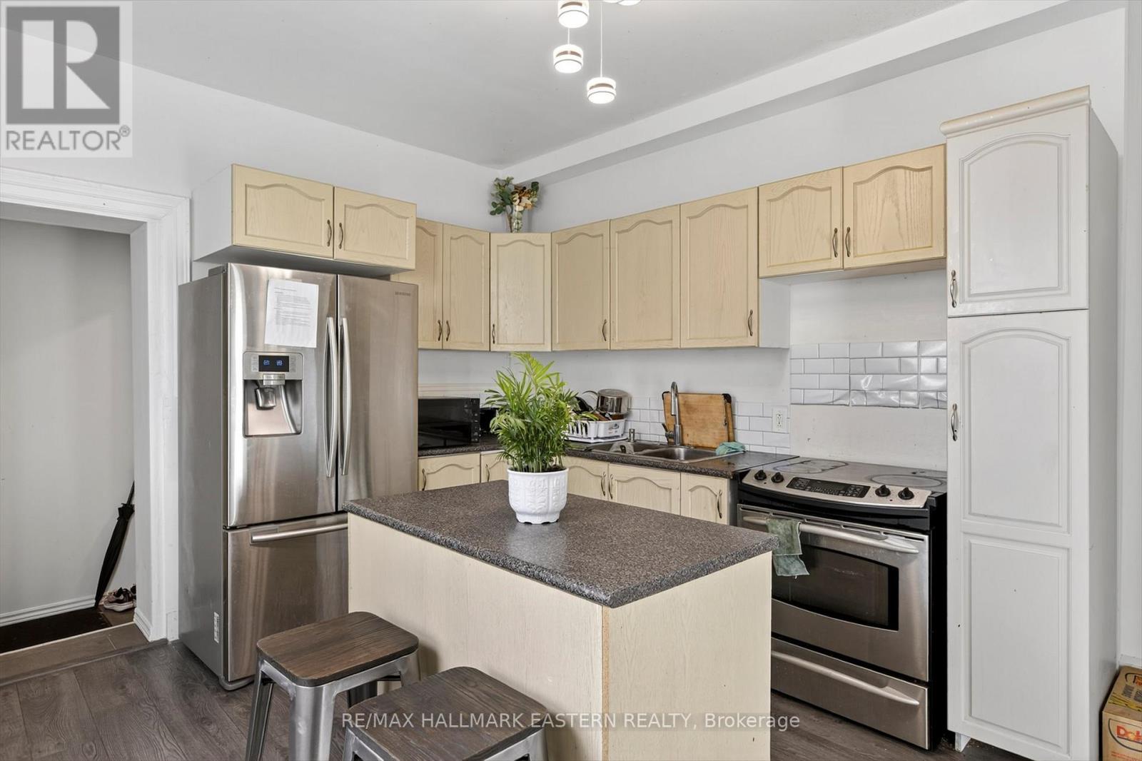 271 Thomas Street, Peterborough (Town Ward 3), Ontario  K9J 5E7 - Photo 10 - X13495002