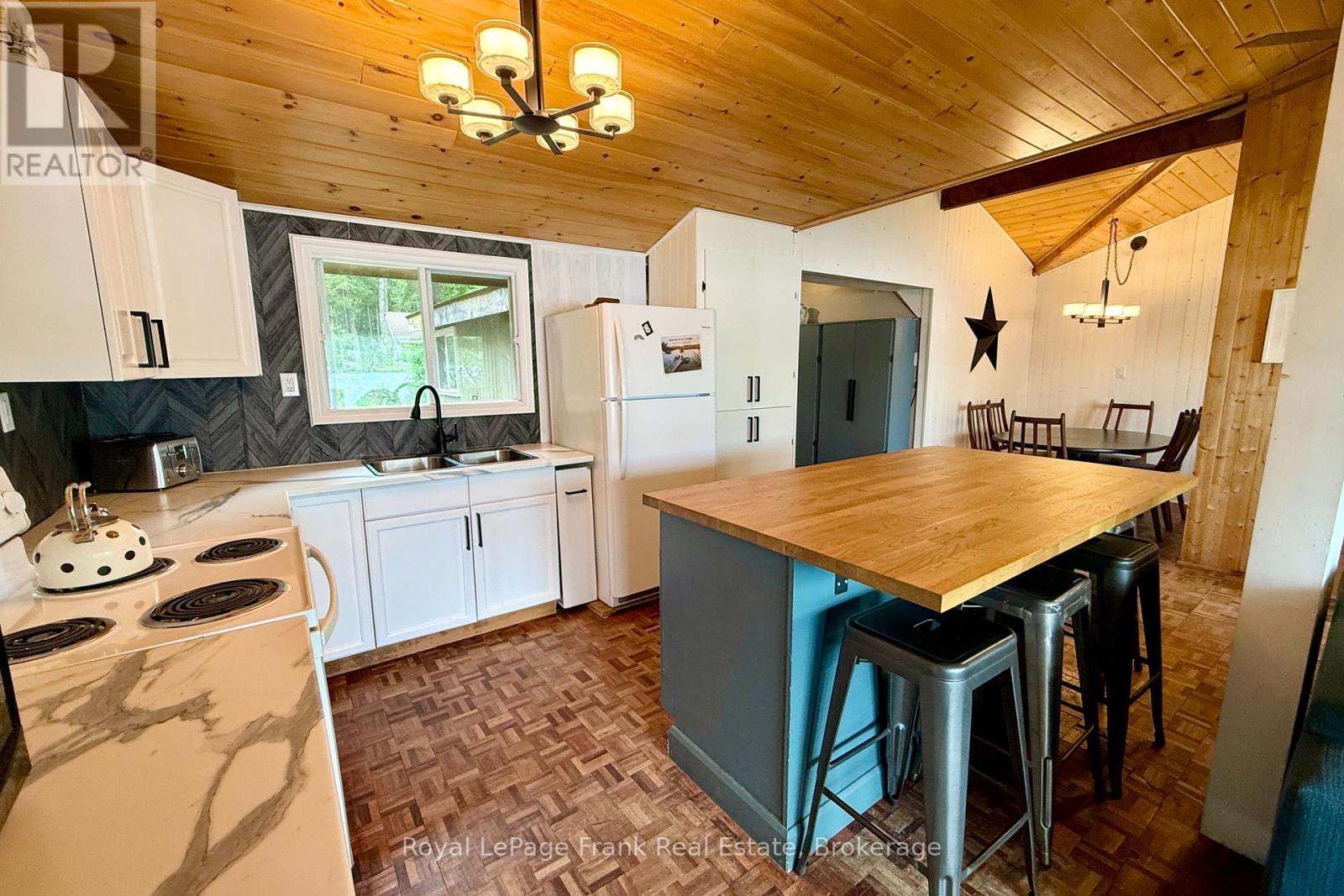 554a South Mckenzie Lake Road, South Algonquin, Ontario  K0L 2K0 - Photo 6 - X13495220